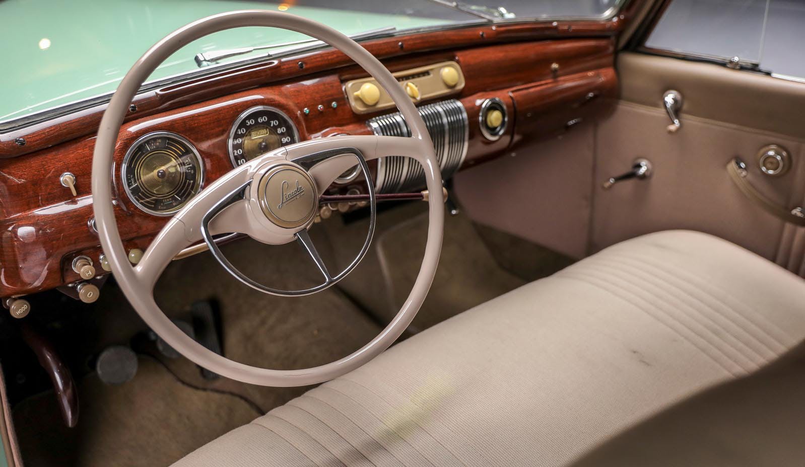 1941 Lincoln Continental Coupe Rita Hayworth interior