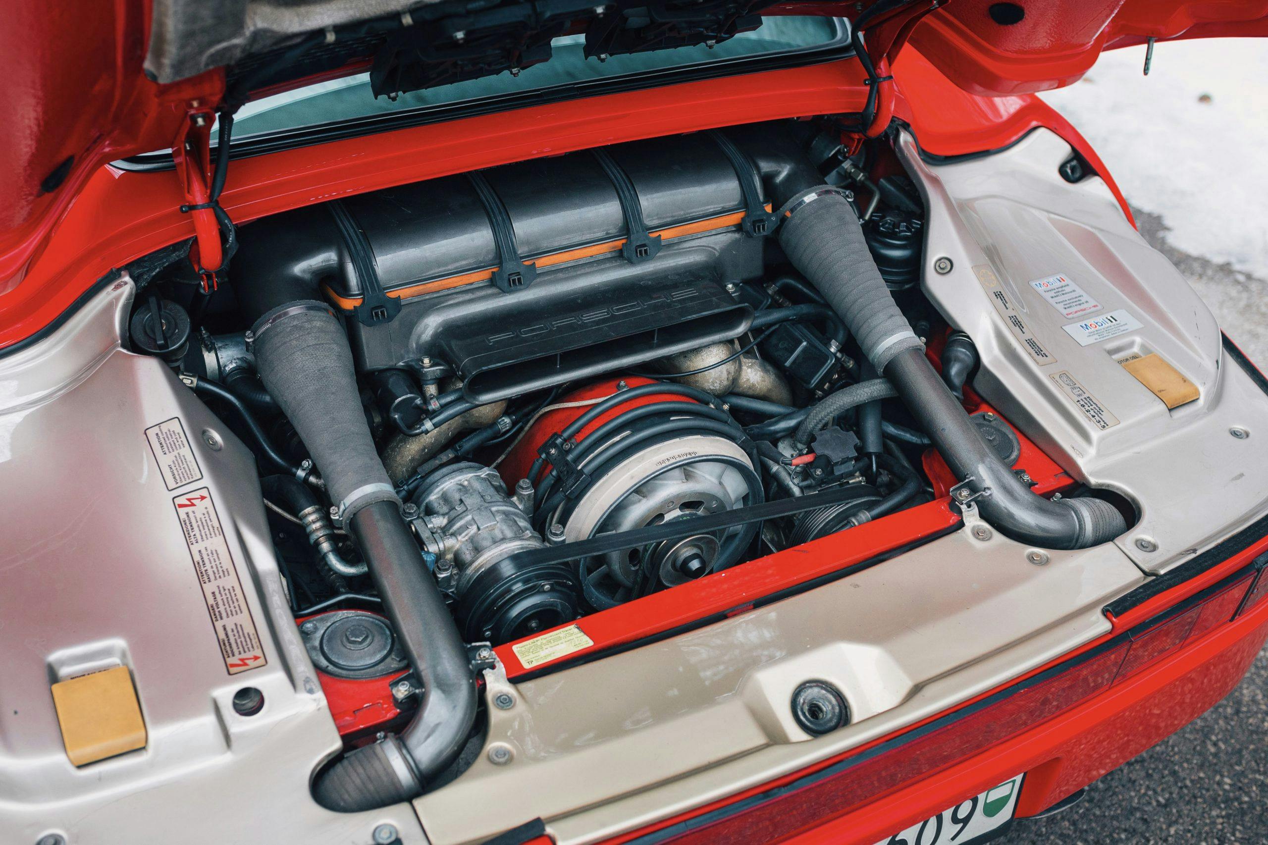 1988-Porsche-959-Komfort-_engine