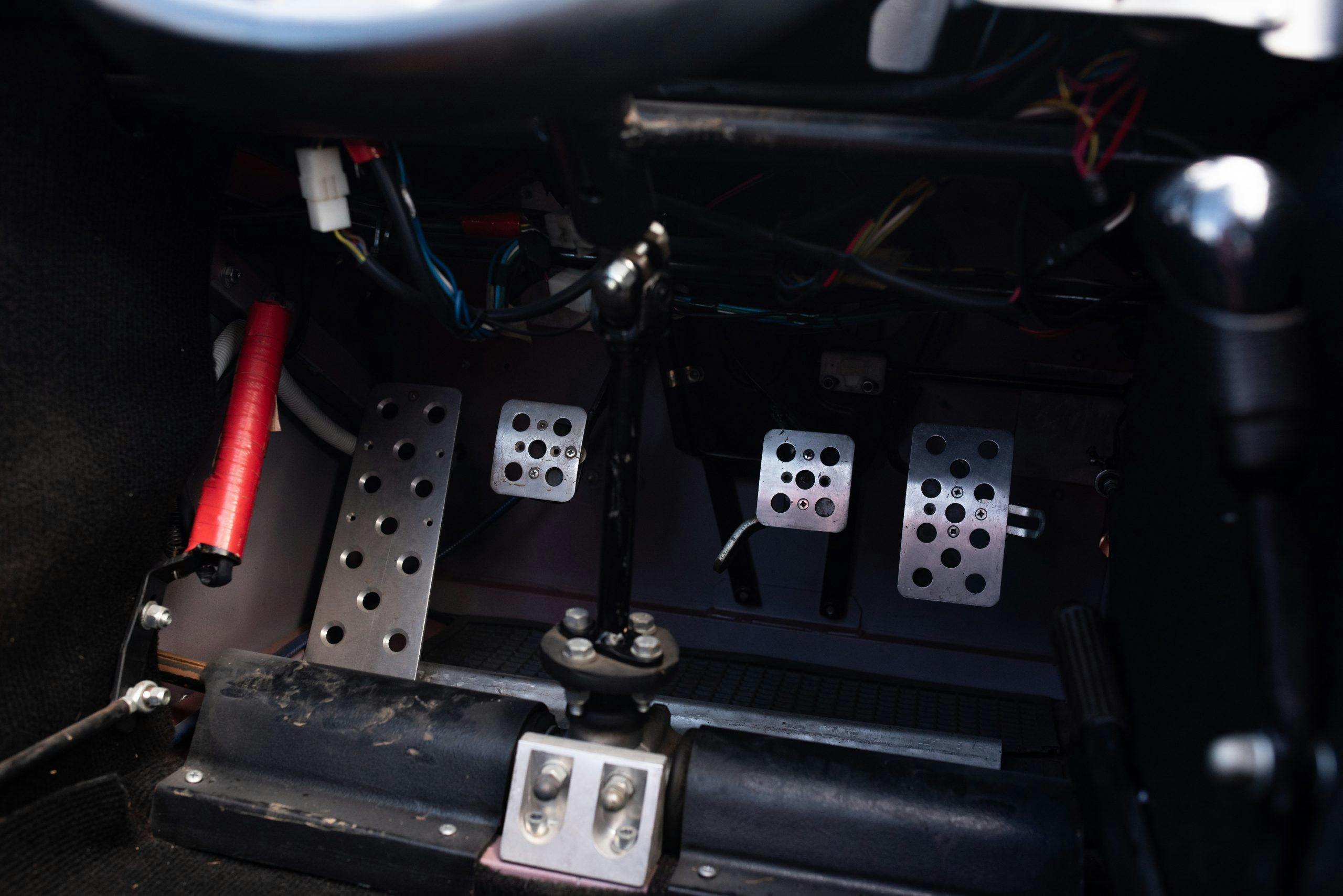 1990 iC Modulo M89 interior pedals