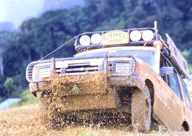 1993 Camel Trophy mud sling