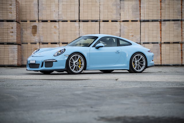 Carolina Blue 2016 Porsche 911-R