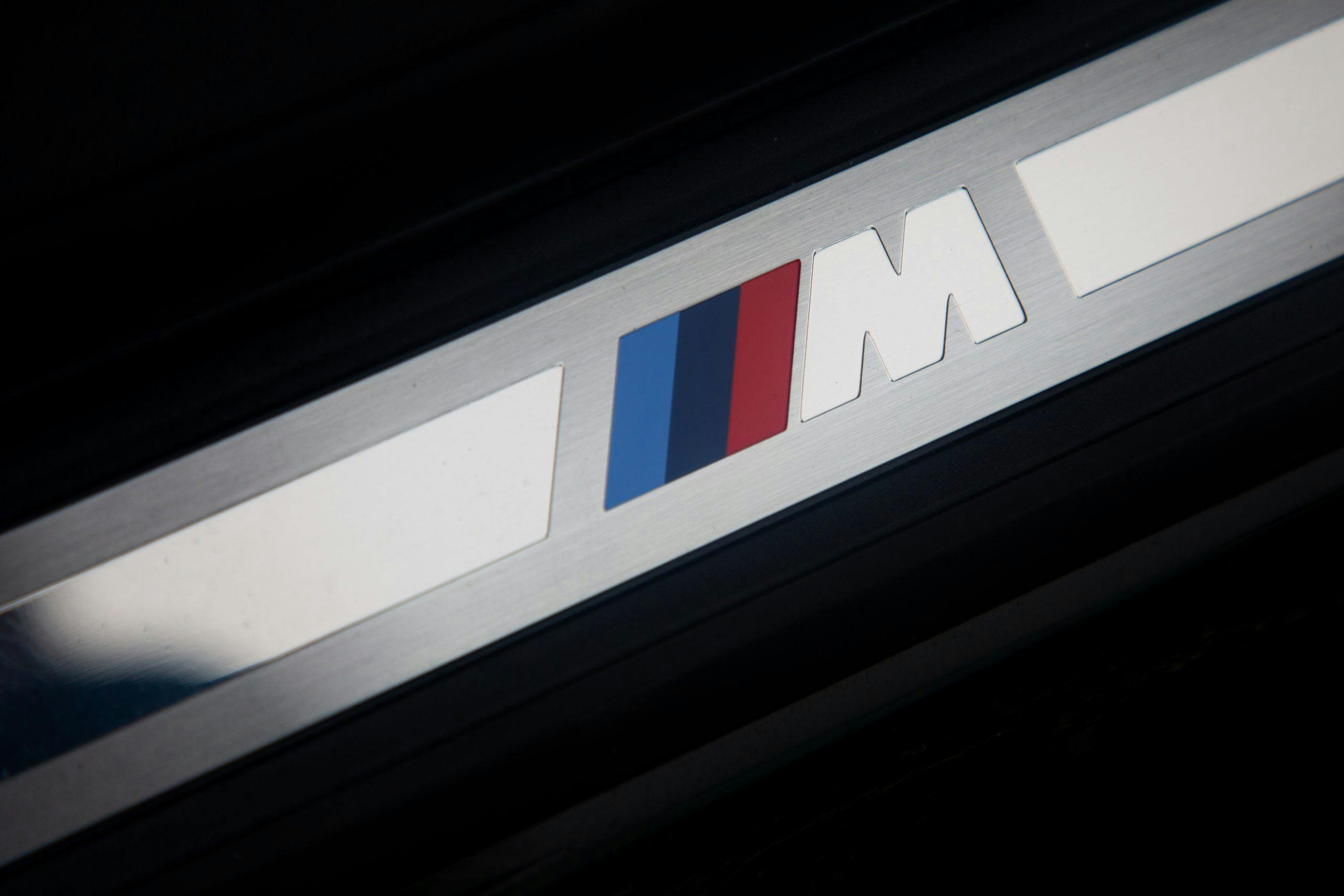 2022 BMW M440i M sill detail logo
