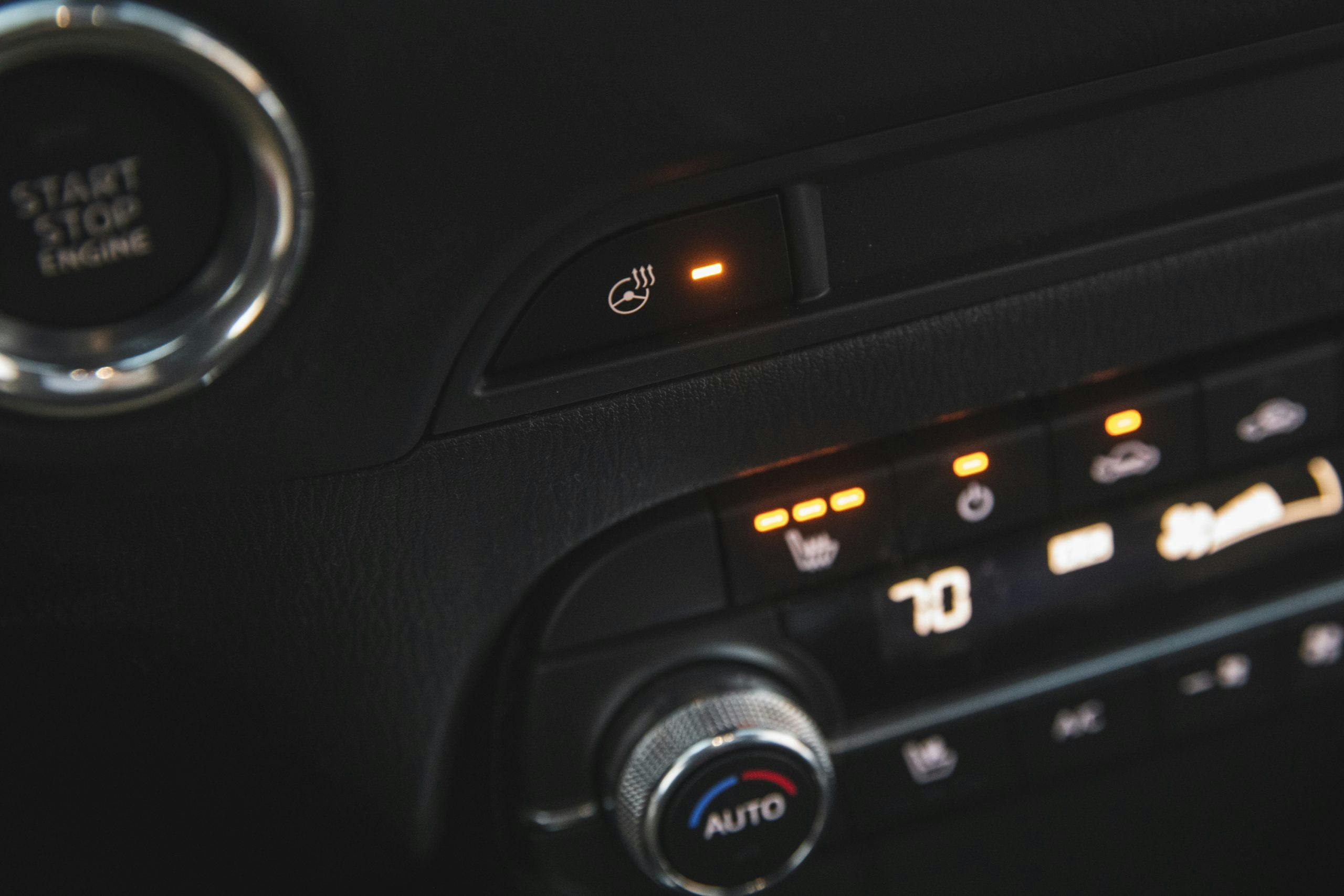 2022 Mazda CX-5 Turbo AWD interior wheel heat button
