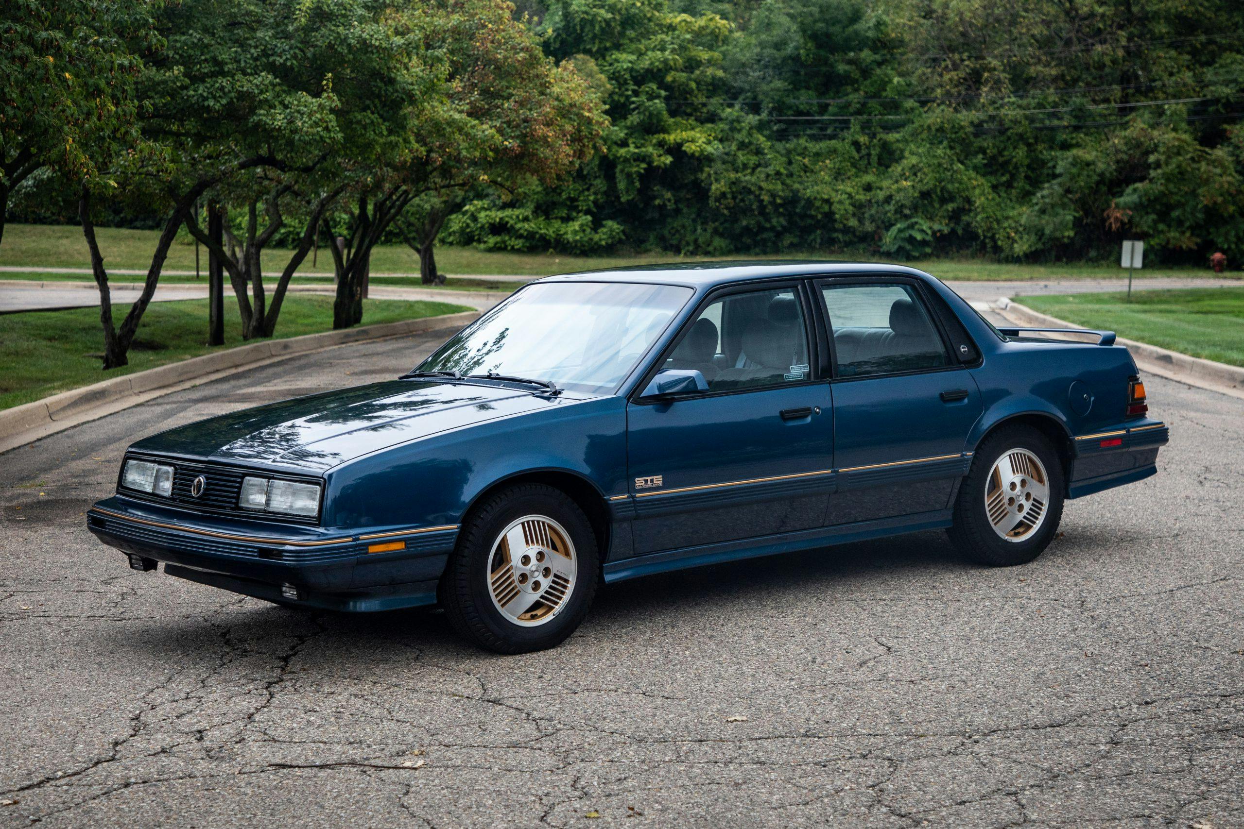 1989 Pontiac 6000STE AWD front three-quarter