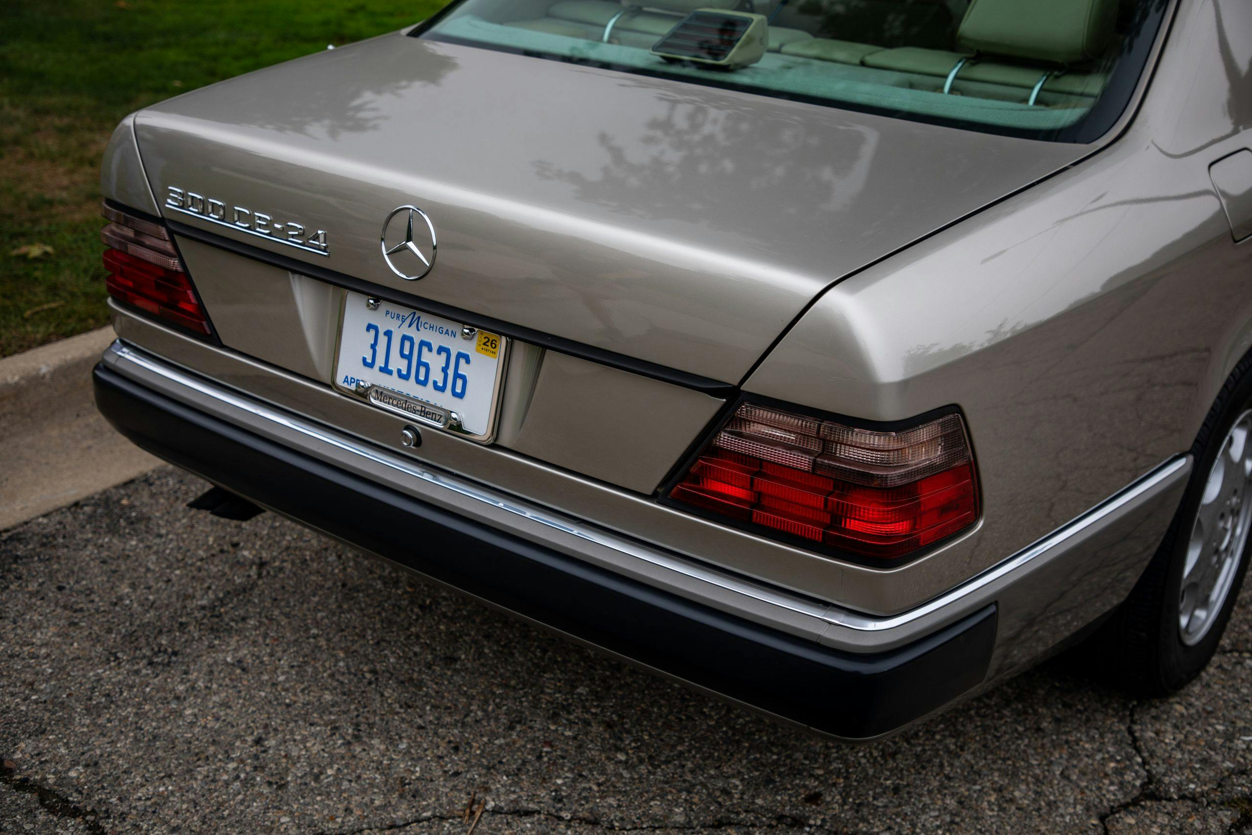 1990 Mercedes-Benz 300CE-24 rear end
