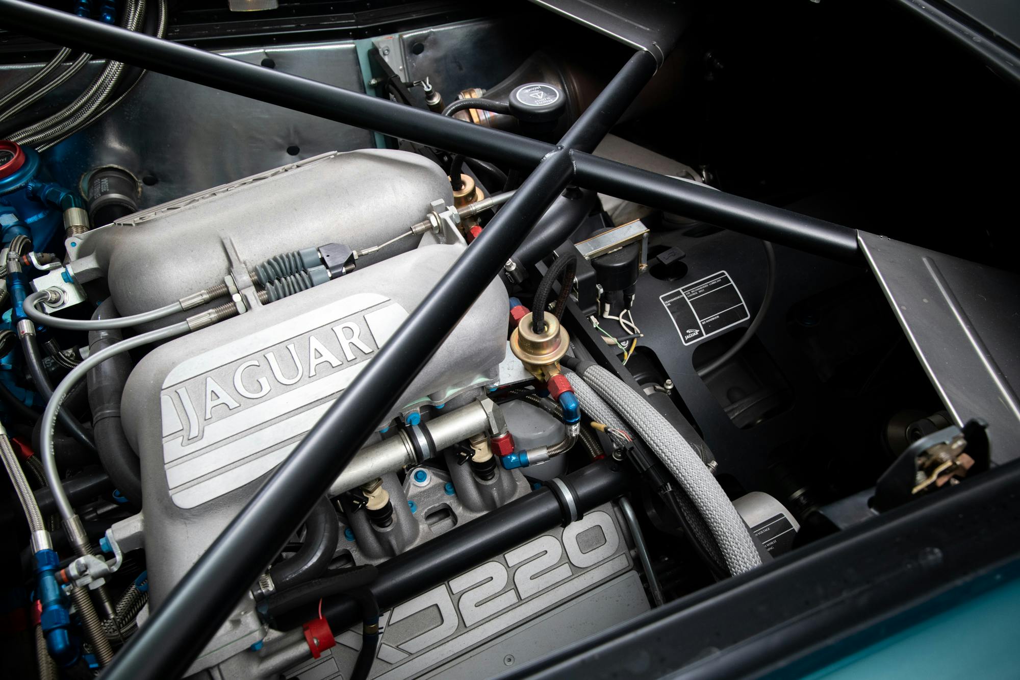 Jaguar XJ220 engine