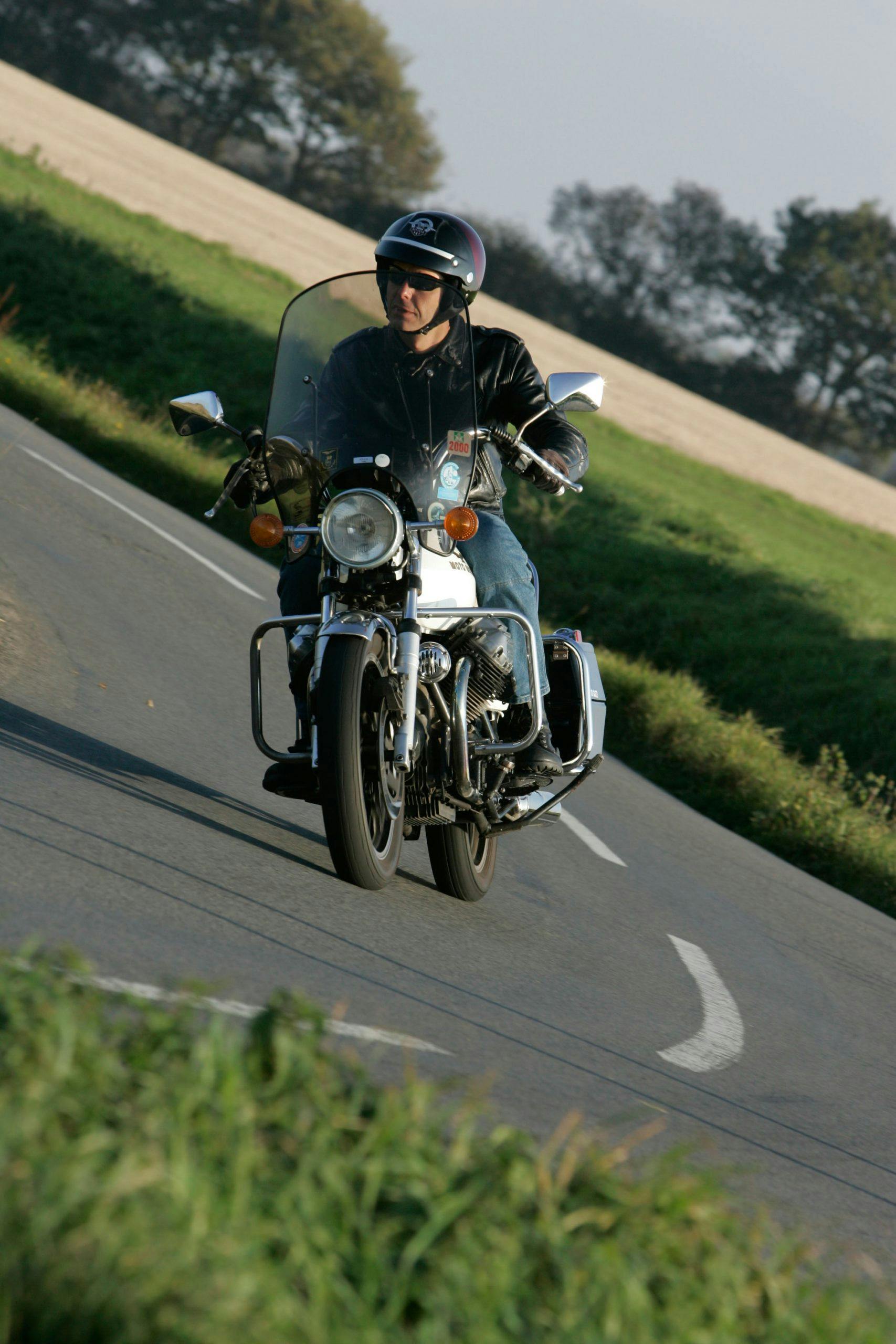 Moto Guzzi 850 California riding action vertical