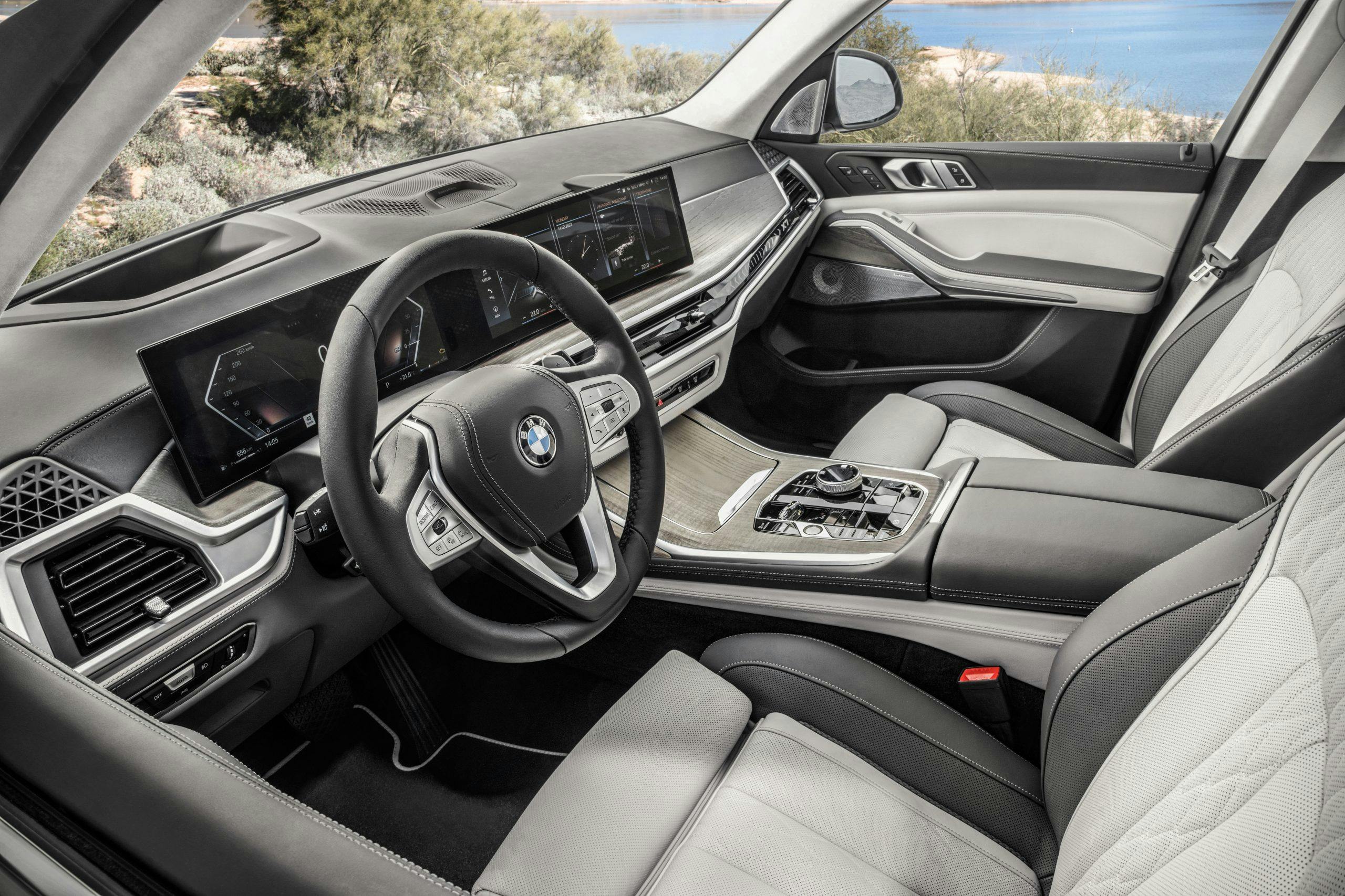 BMW X7 2022 cabin