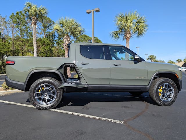 Rivian R1T side view