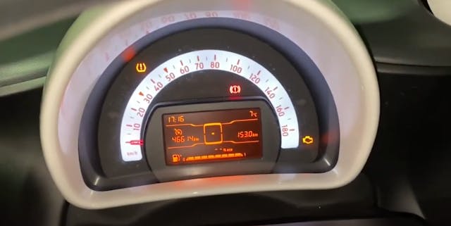 Smart car tire pressure light