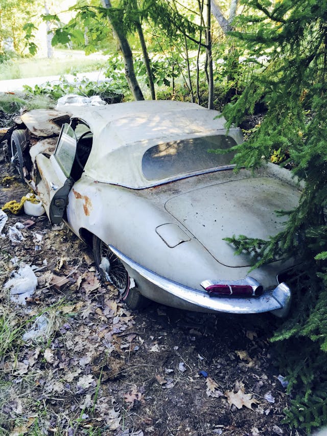 Secrets of the Barn Find Hunter - Jaguar E-Type