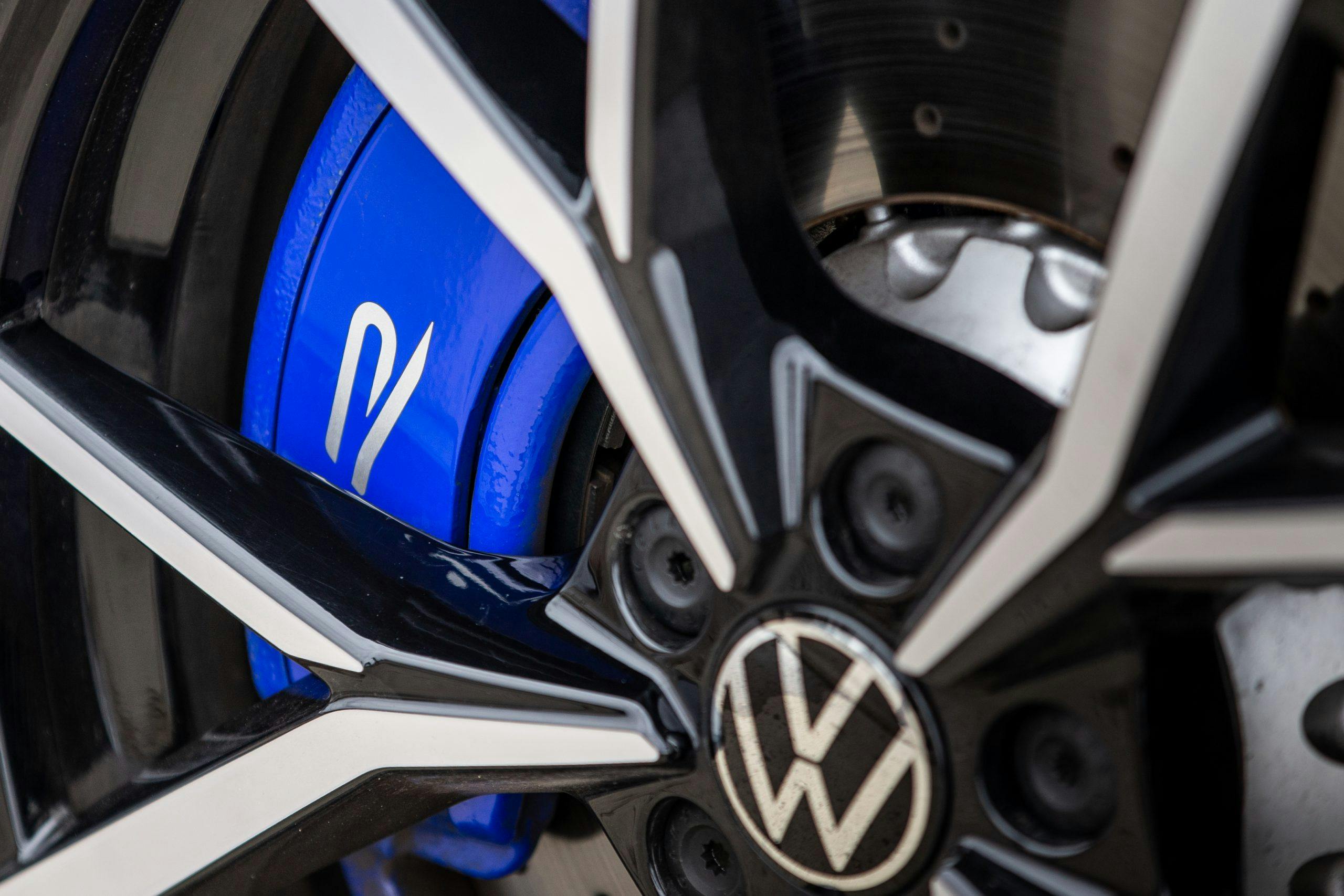 VW Golf R caliper detail