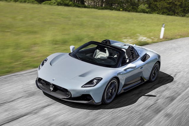 Maserati MC20 Cielo convertible reveal top down