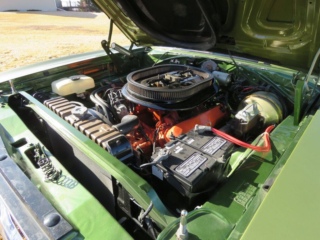1970 Plymouth GTX Coupe engine bay