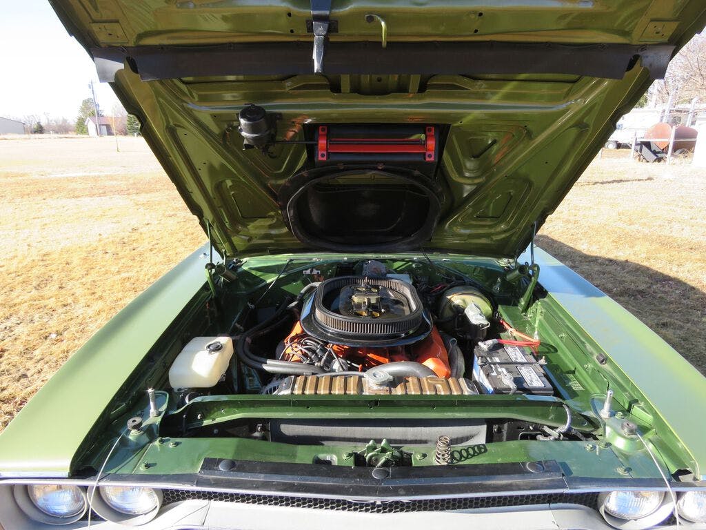 1970 Plymouth GTX Coupe engine bay full
