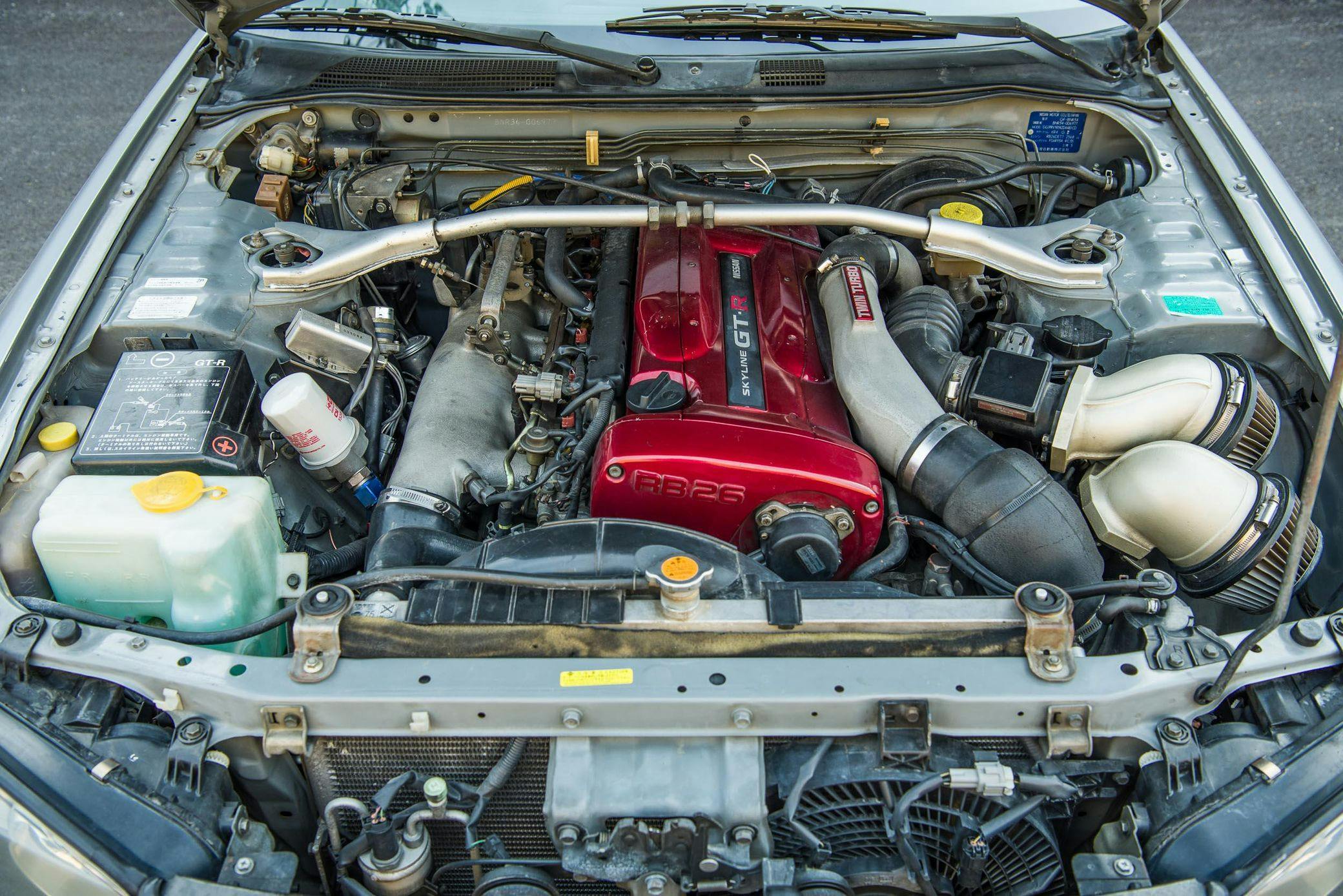 2000 Nissan R34 GT-R engine bay