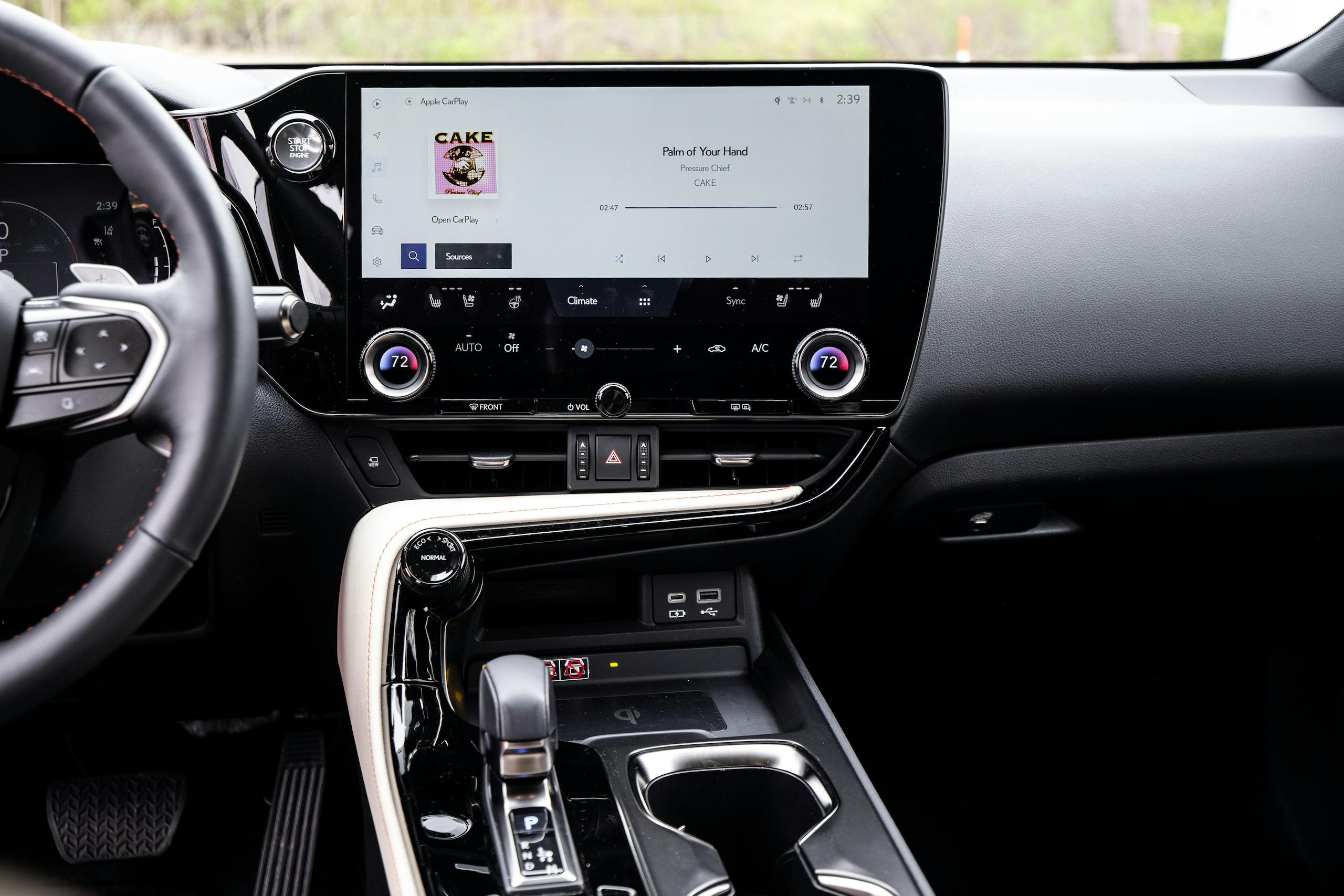 2022 Lexus NX 350 interior infotainment