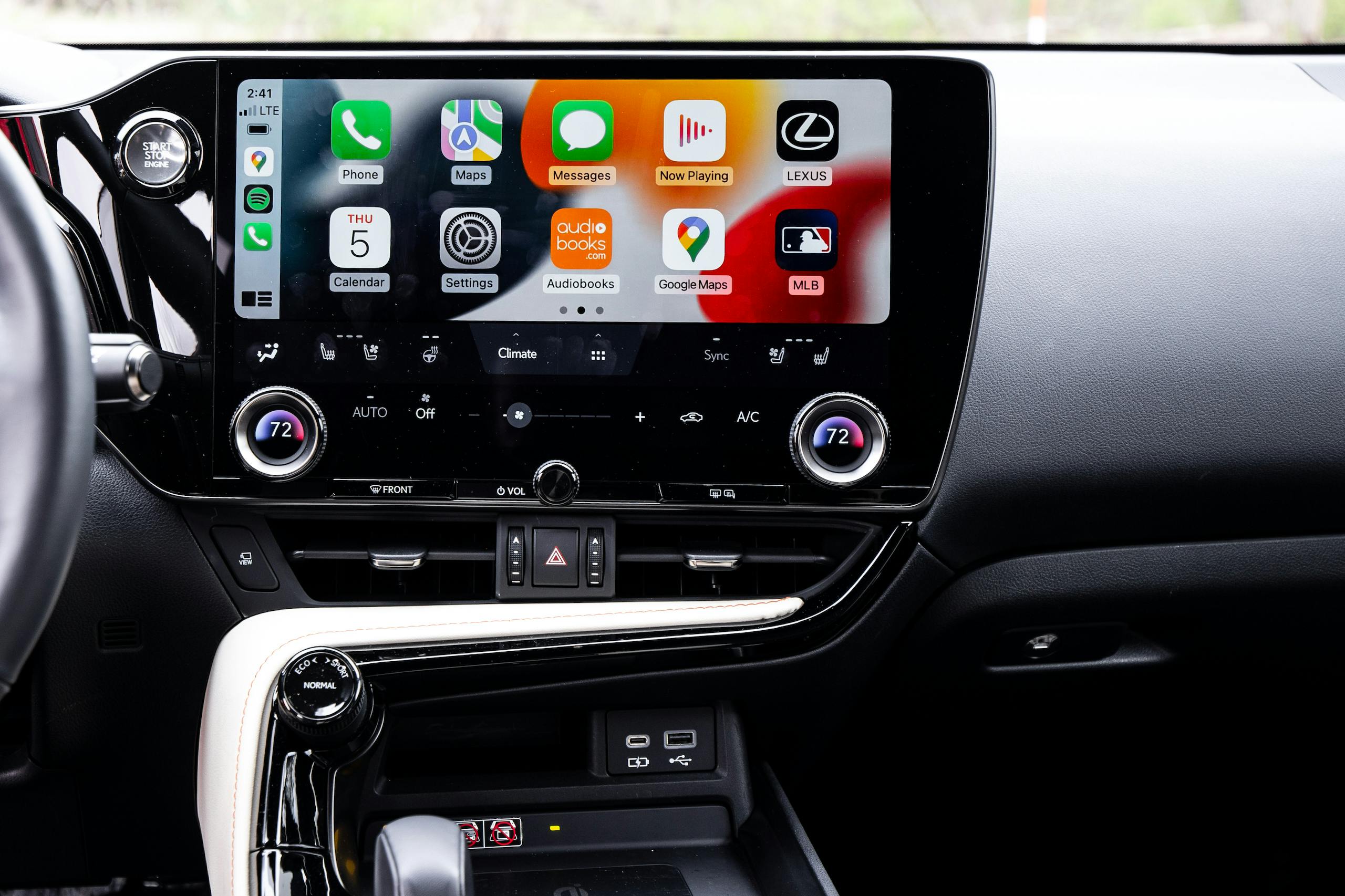 2022 Lexus NX 350 interior infotainment carplay