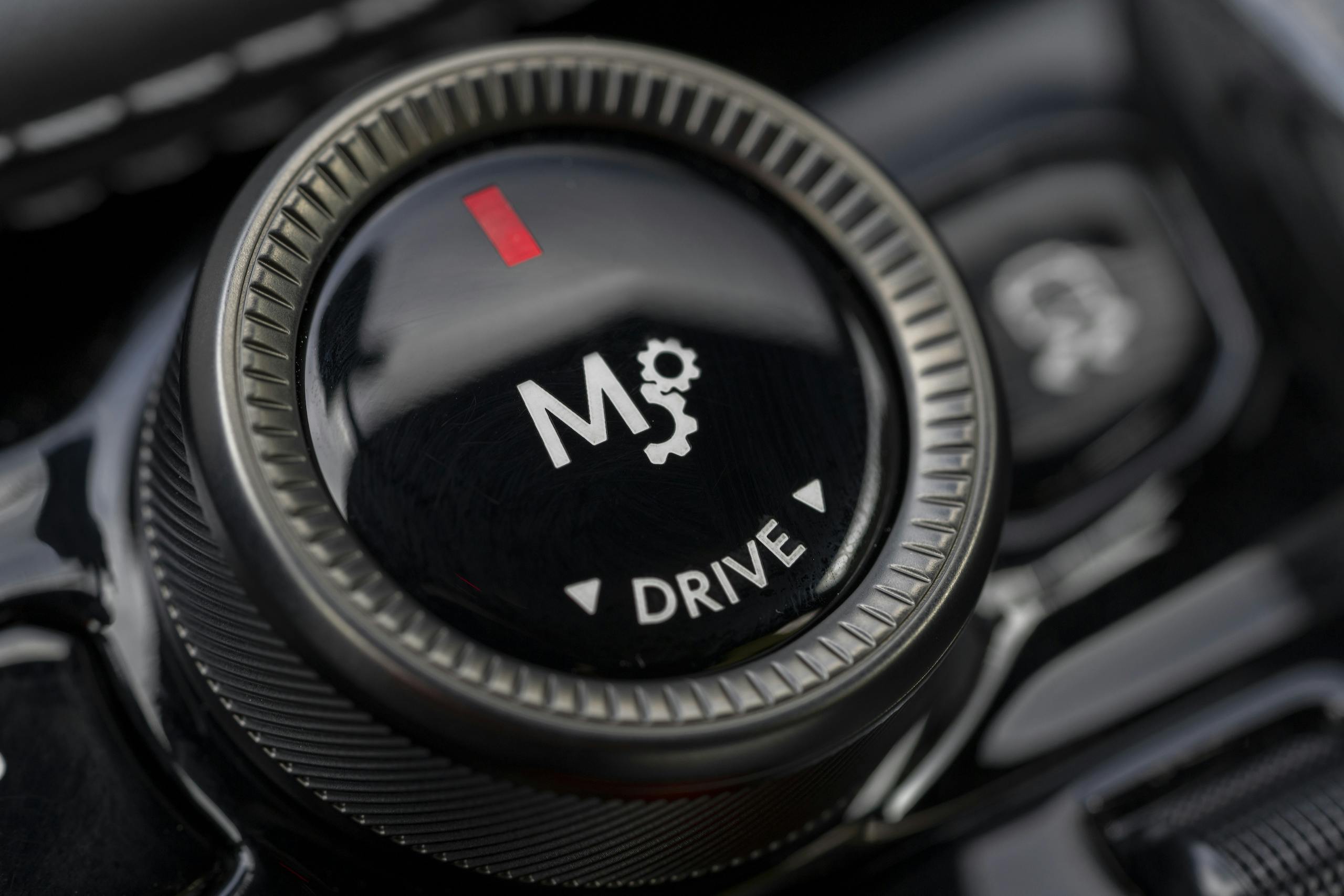 Aston Martin DBX707 Apex Grey interior M drive knob