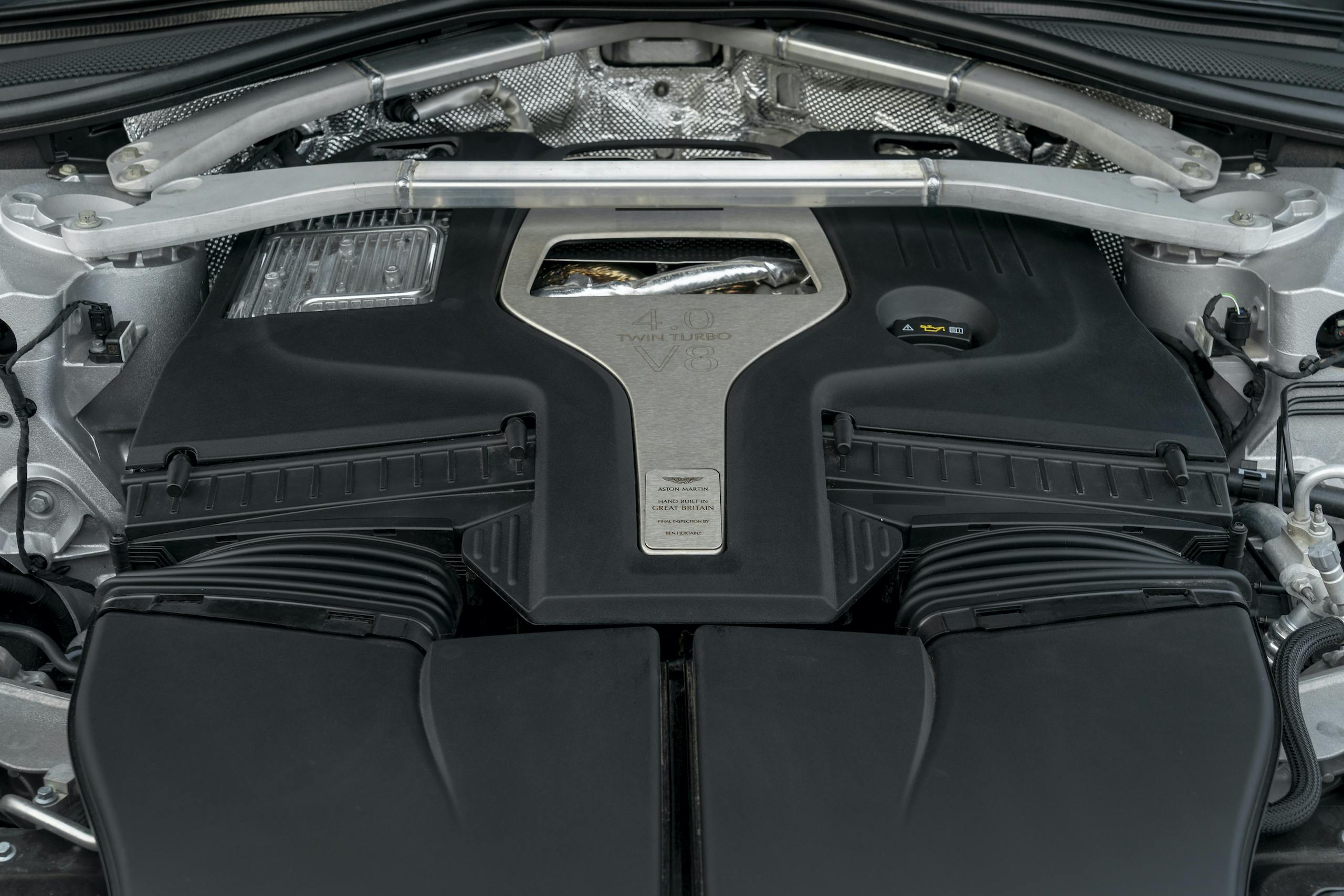 Aston Martin DBX707 Apex Grey engine front