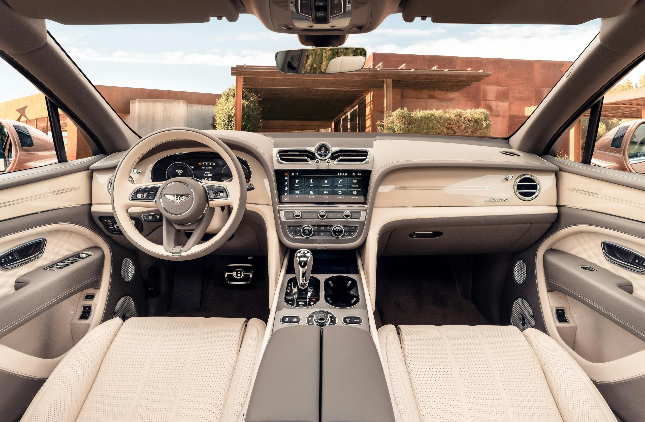 Bentley Bentayga interior front