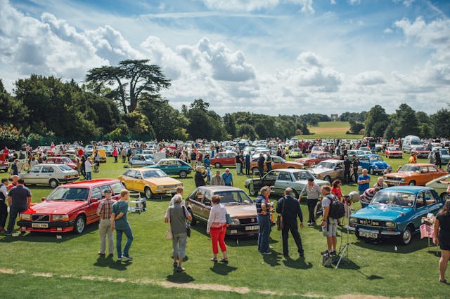 Patrons crowd the yard at Grimsthorpe Castle to see the Concours de l’Ordinaire underappreciated classic cars