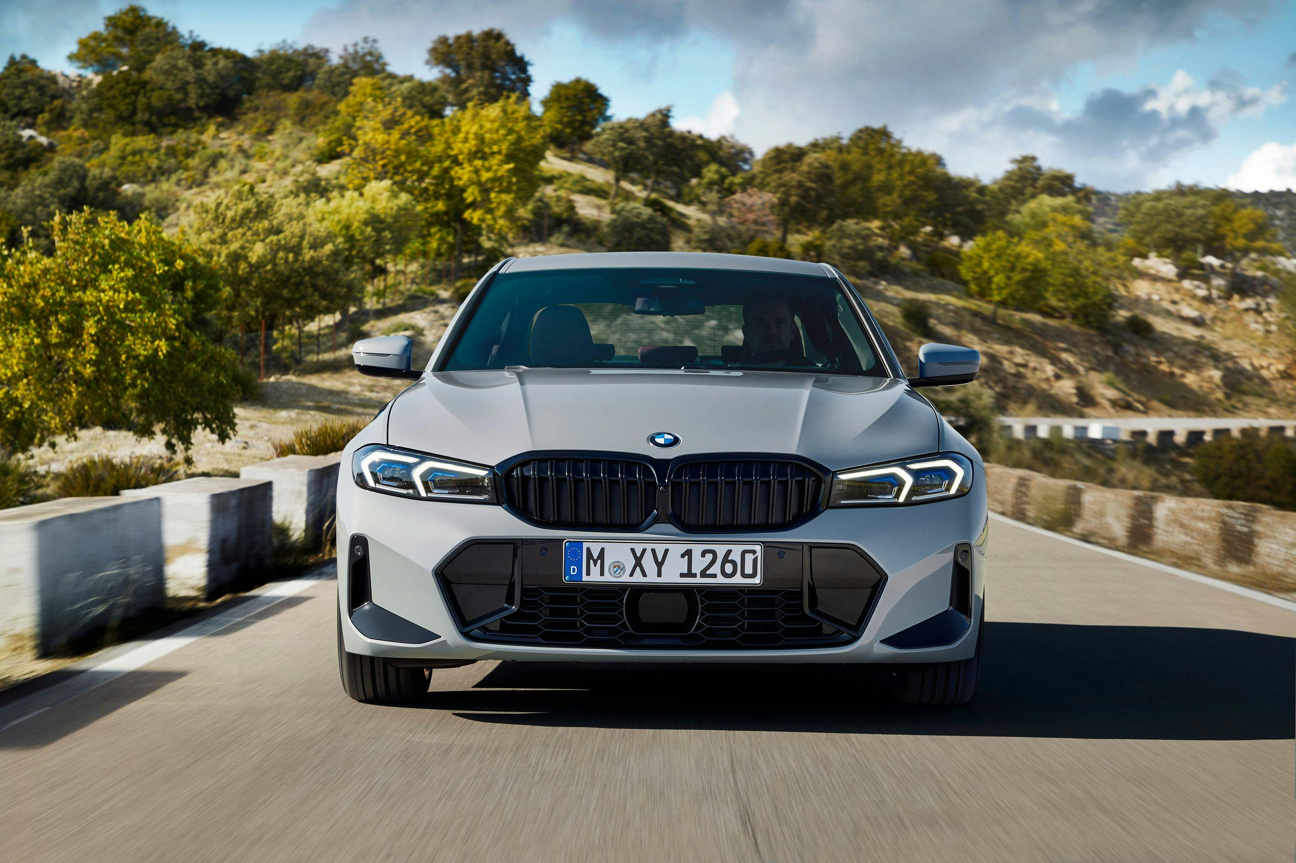 2023 BMW 3 Series facelift front