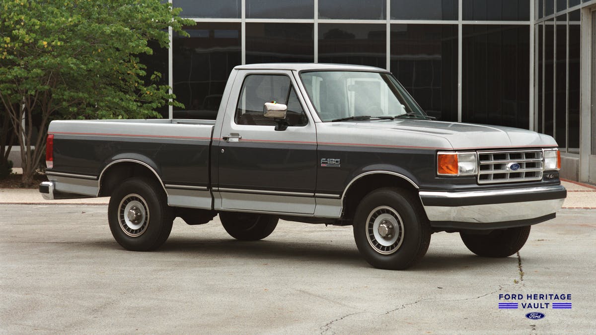 1986_Ford_F-150_pickup_truck