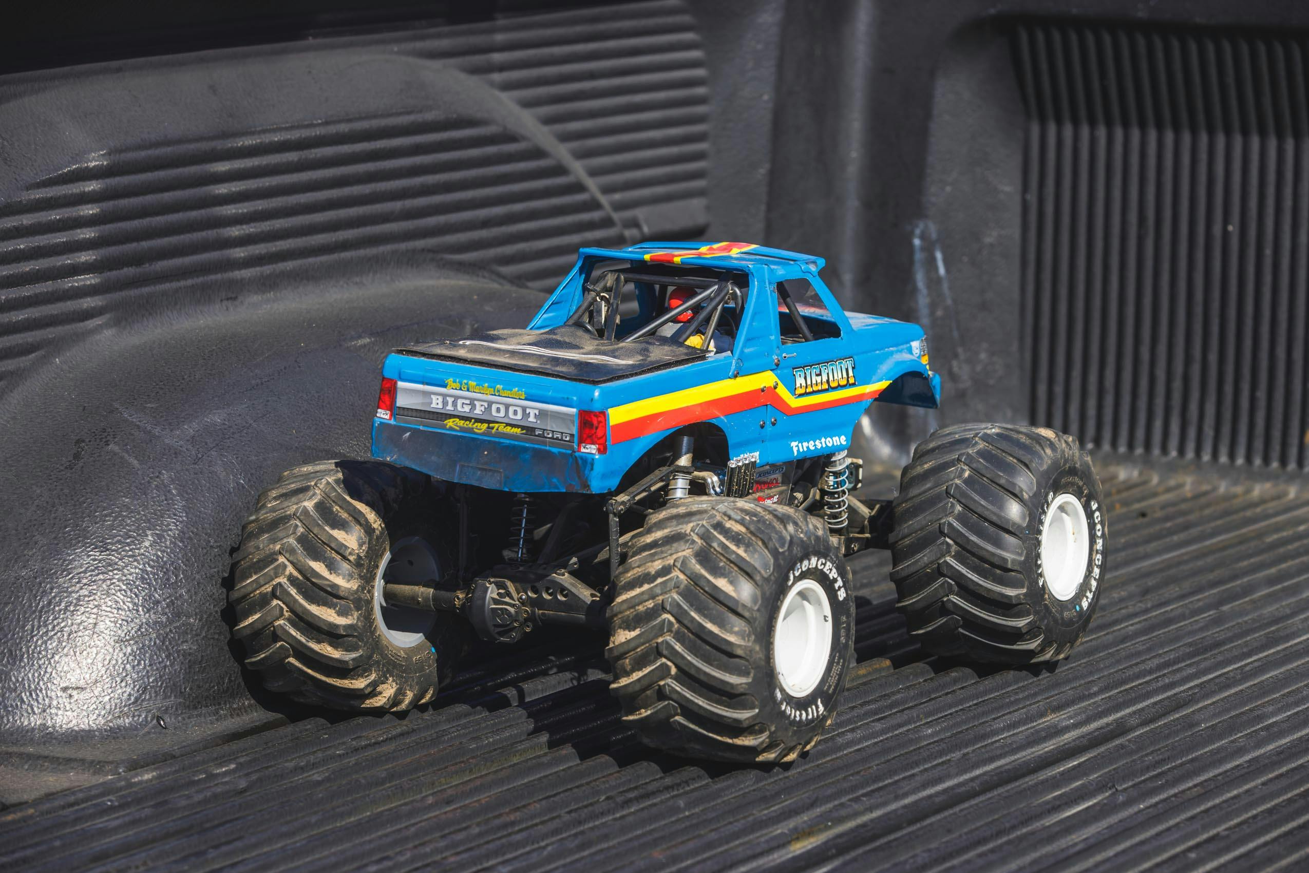 Scale RC Crawlers Big Foot in truck bed