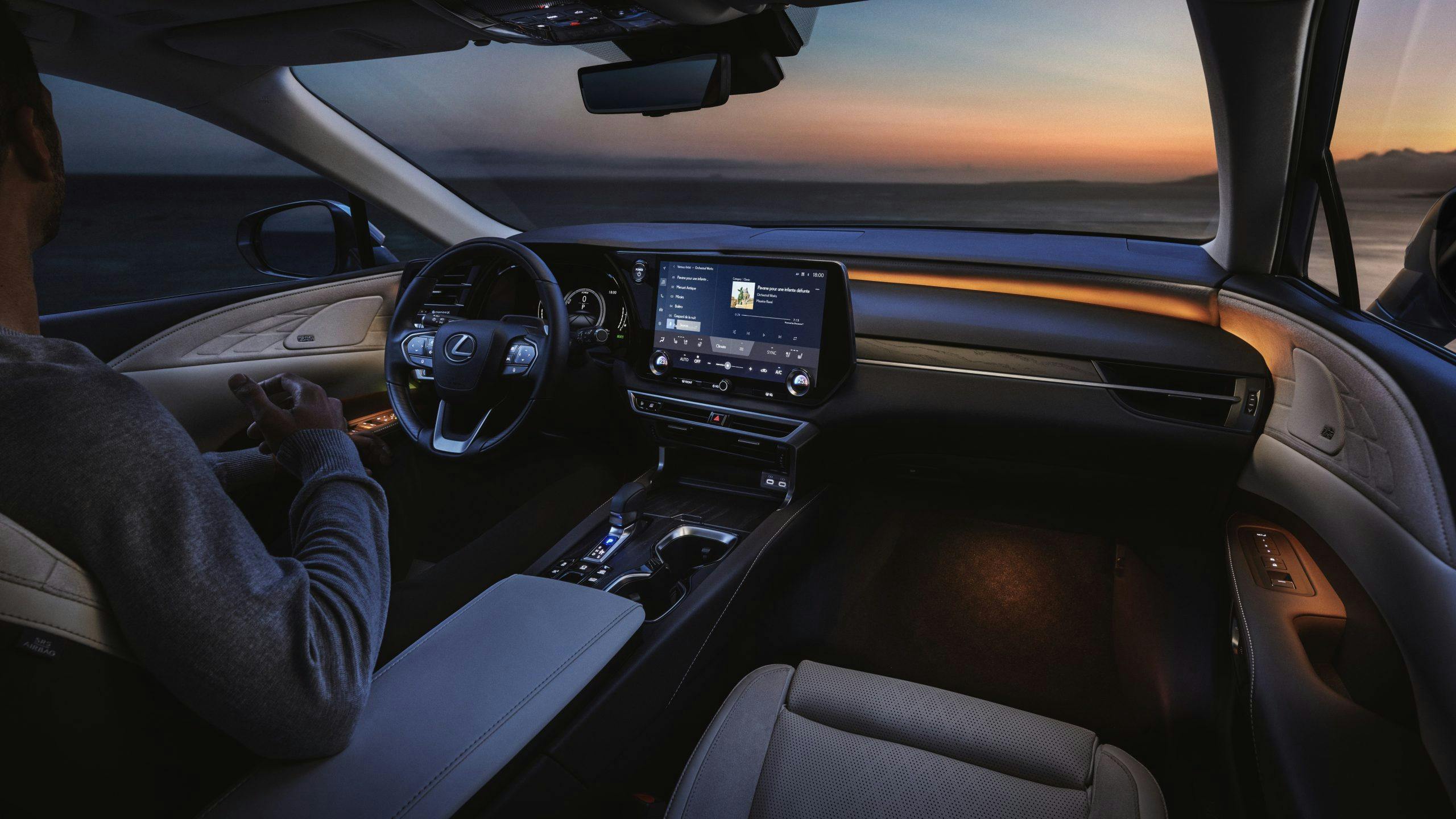 2023 Lexus RX 350 interior touchscreen