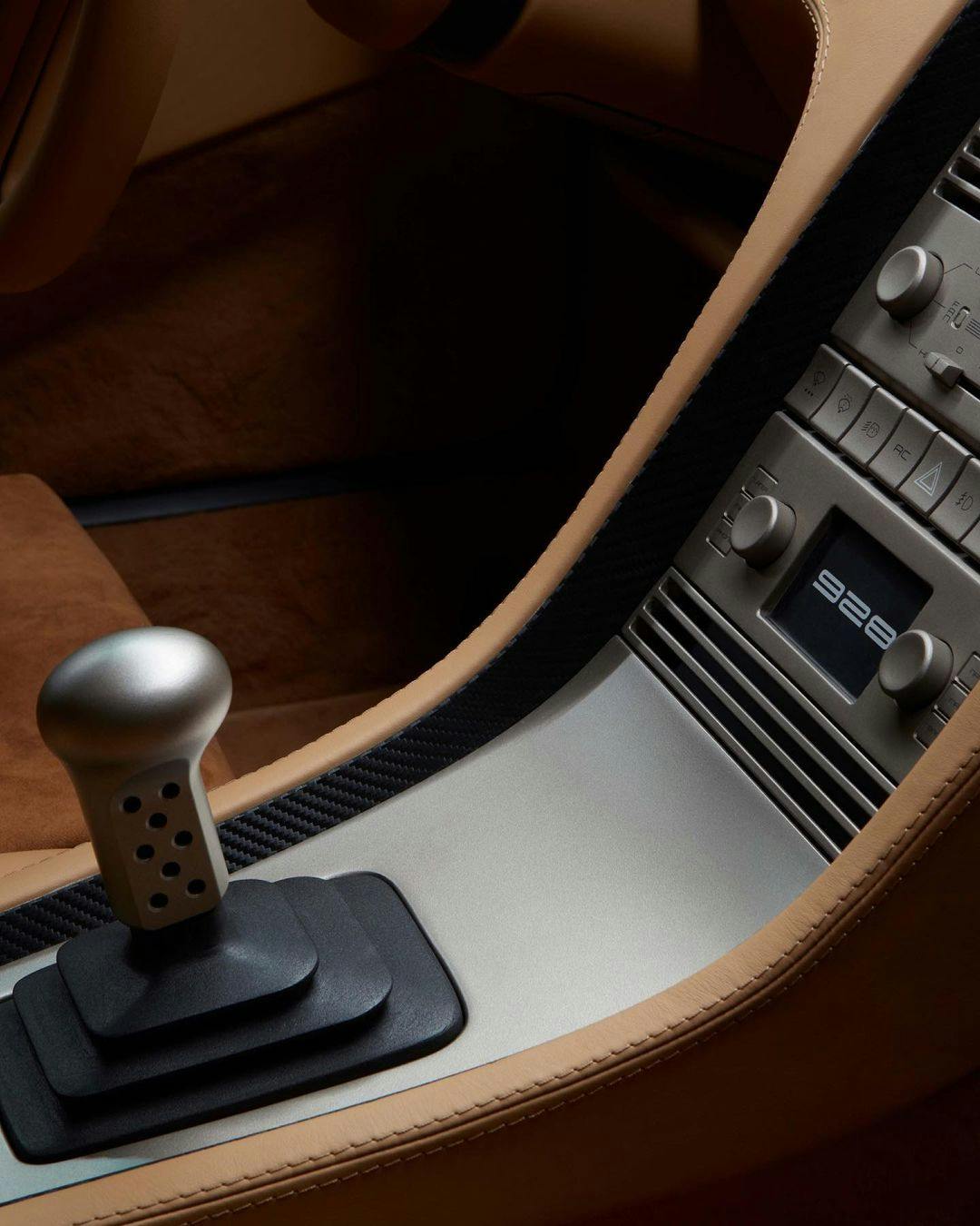 Nardone Automotive Porsche 928 restomod interior detail