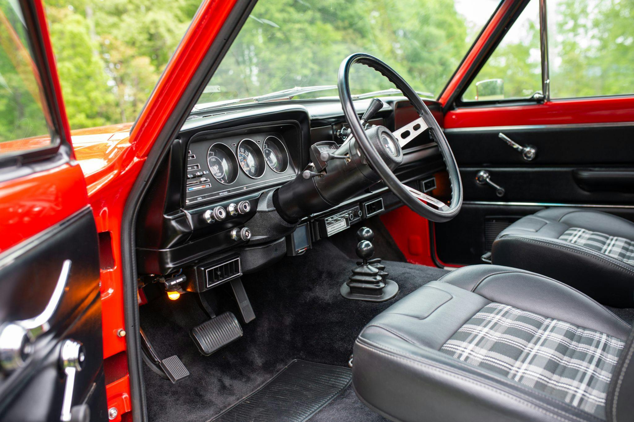 1984 Jeep J10 pickup interior