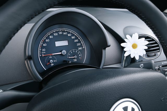 2005 VW Beetle dash closeup