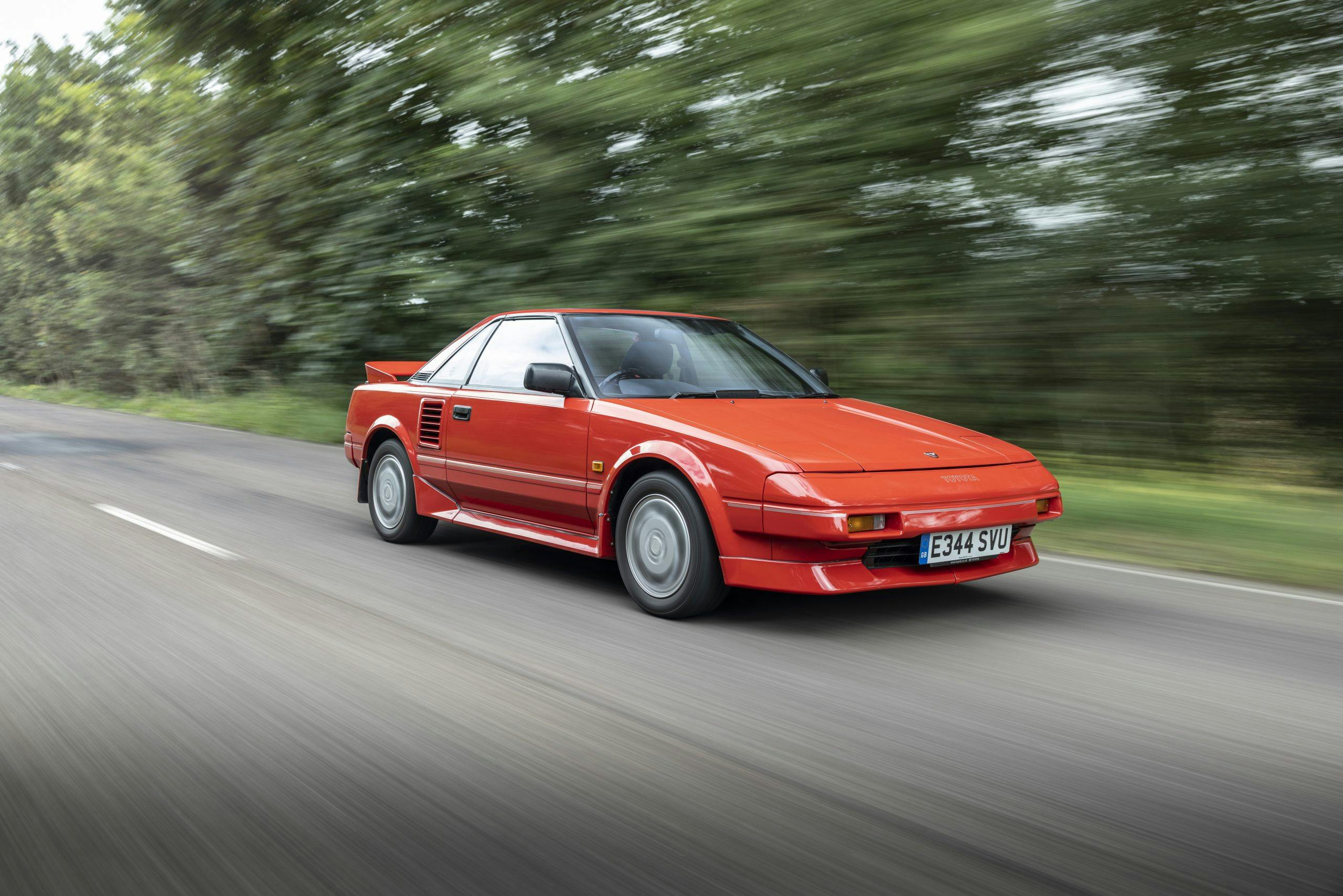 Toyota MR2 front three-quarter dynamic action