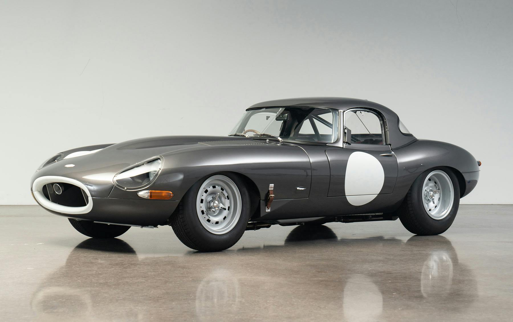 1963_Jaguar_E-Type_Lightweight_Continuation