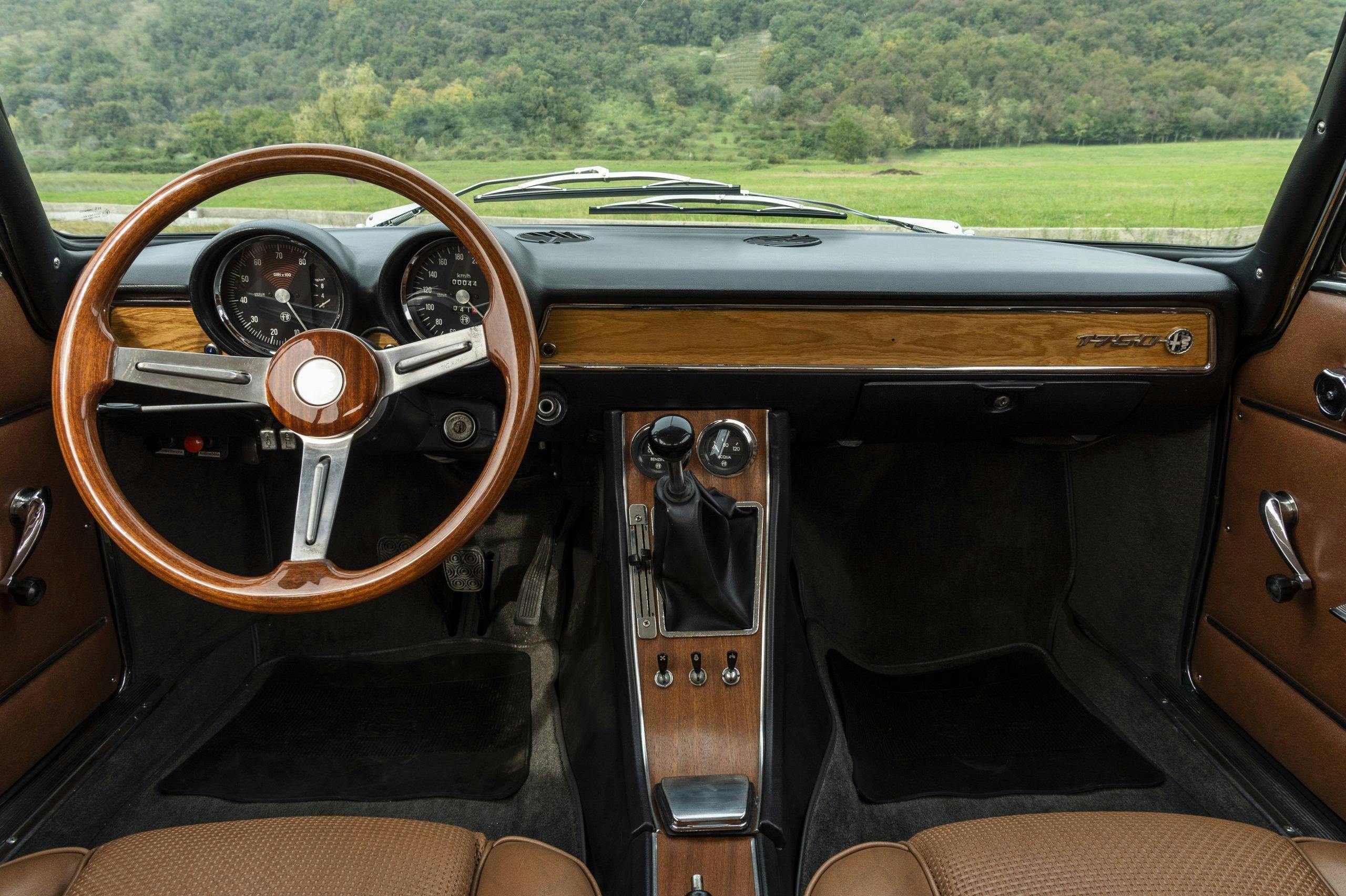 1969 Alfa Romeo 1750 GT interior front