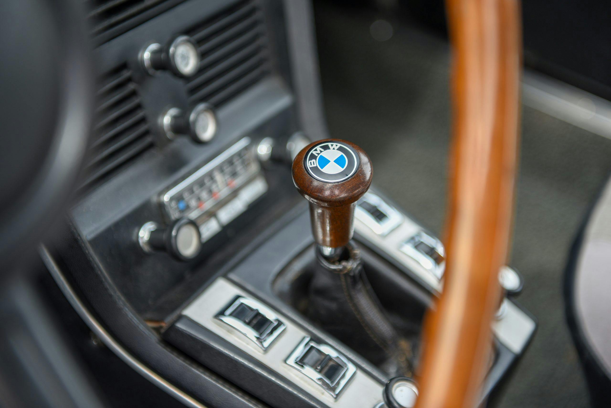1970 BMW 2800 CS interior shifter