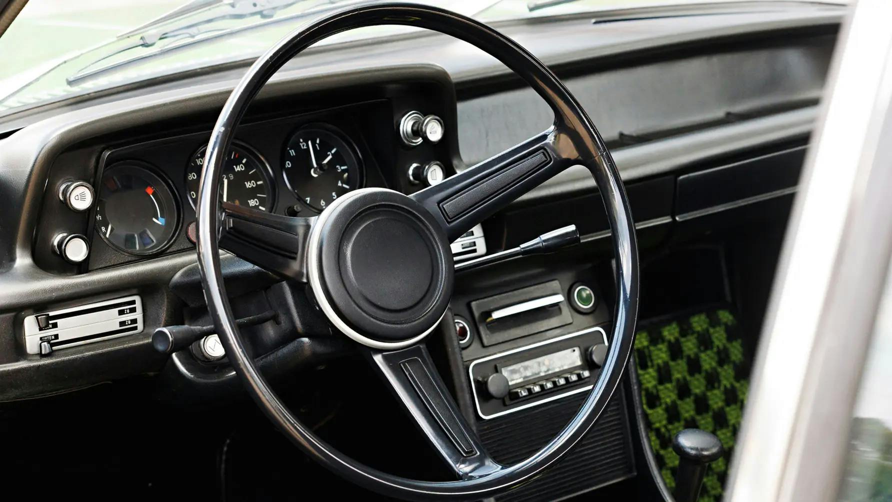1973 BMW Baur 2002 Targa interior steering wheel