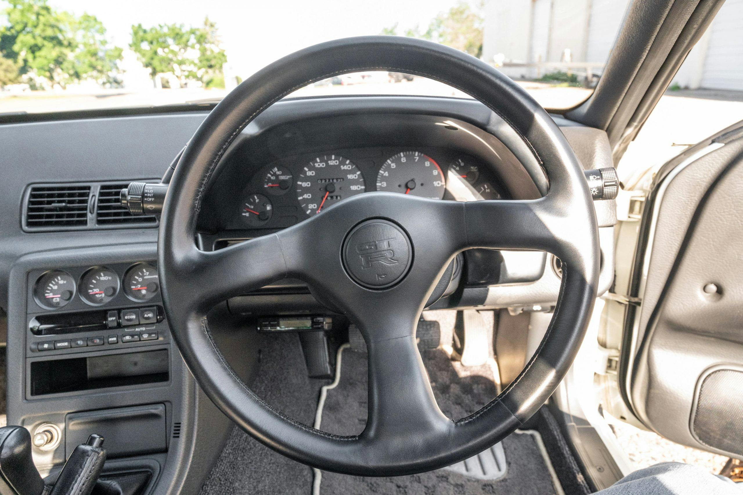 1994 Nissan Skyline GT-R V-Spec N1 steering wheel