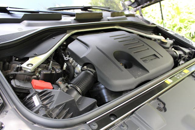 2022 Range Rover SE LWB engine