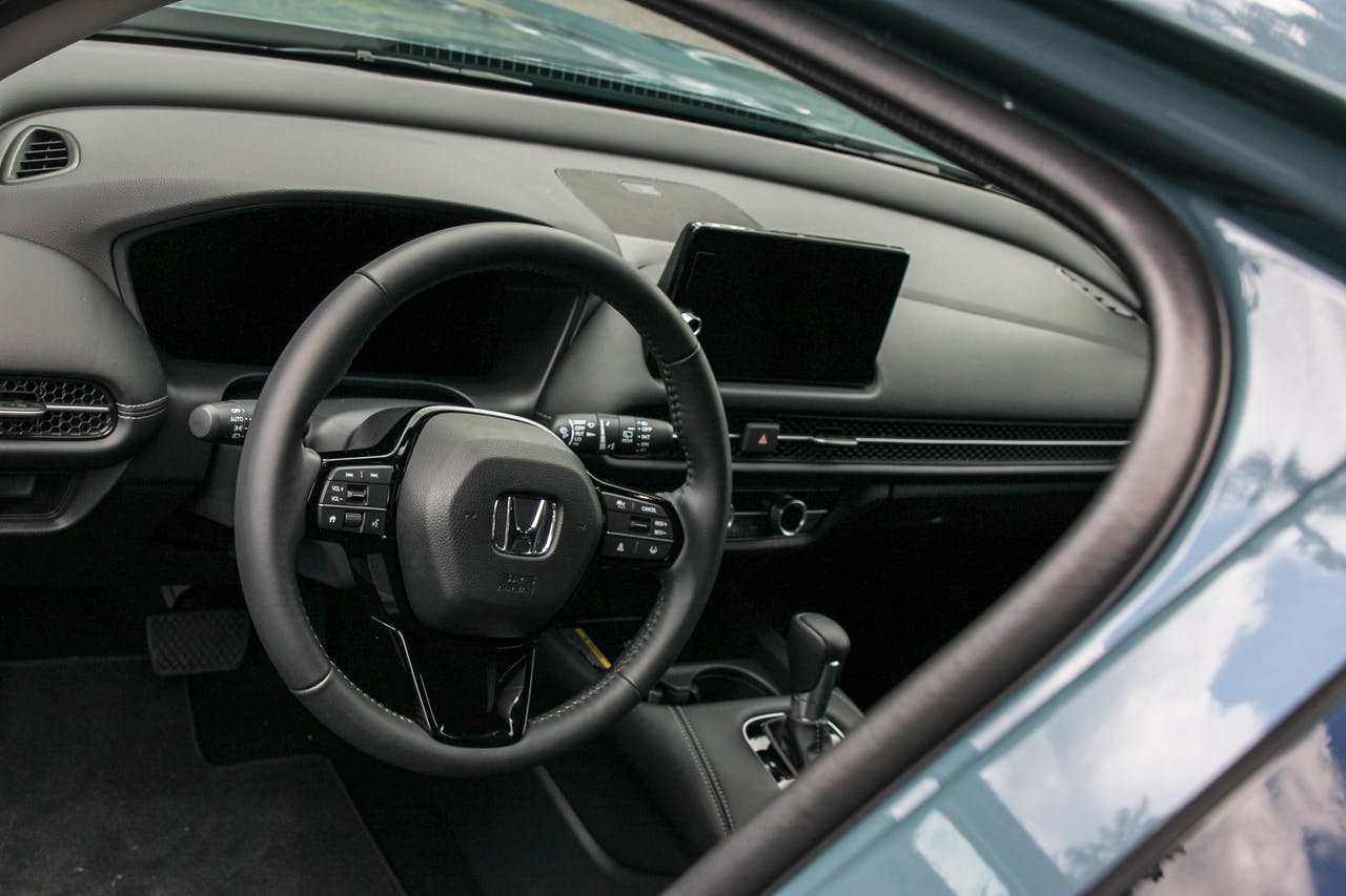 2023 Honda HR-V EX-L interior steering wheel