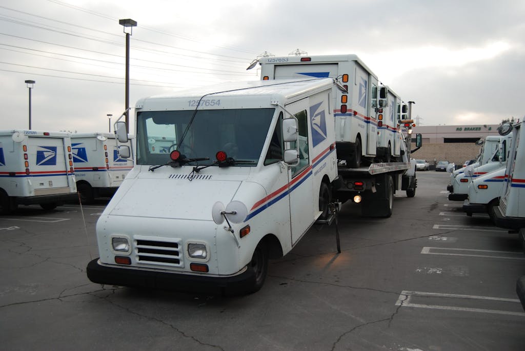 2024 keeps manual alive, USPS trucks delayed, Model 3 Long Range 2024 keeps manual alive, USPS trucks delayed, Model 3 Long Range
