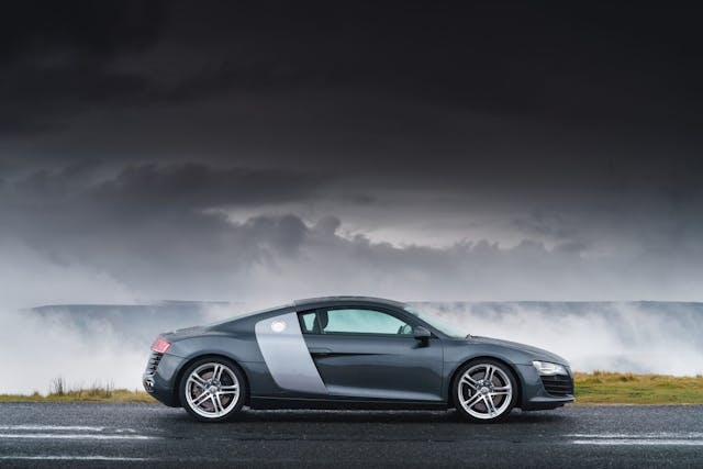 Audi R8 side profile