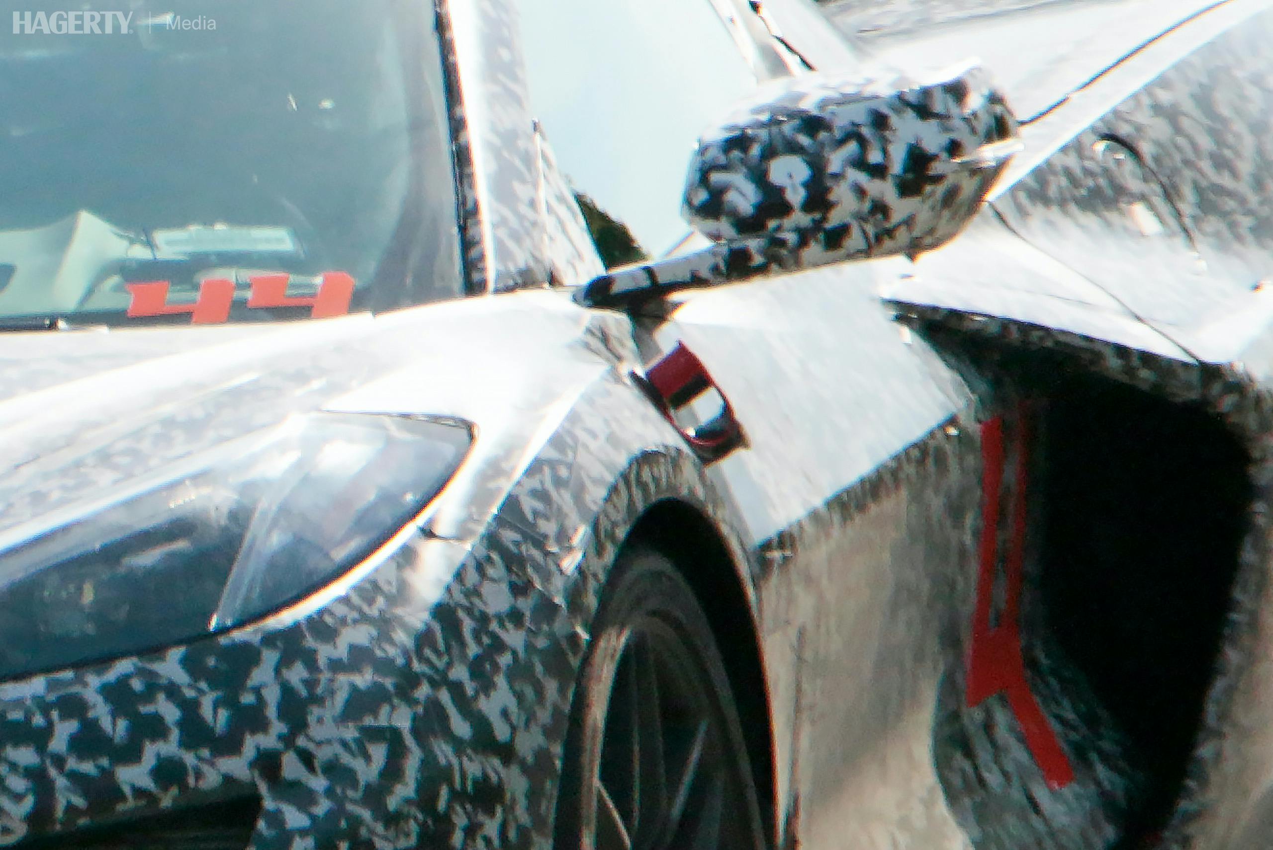 Corvette E-Ray camo plug closeup