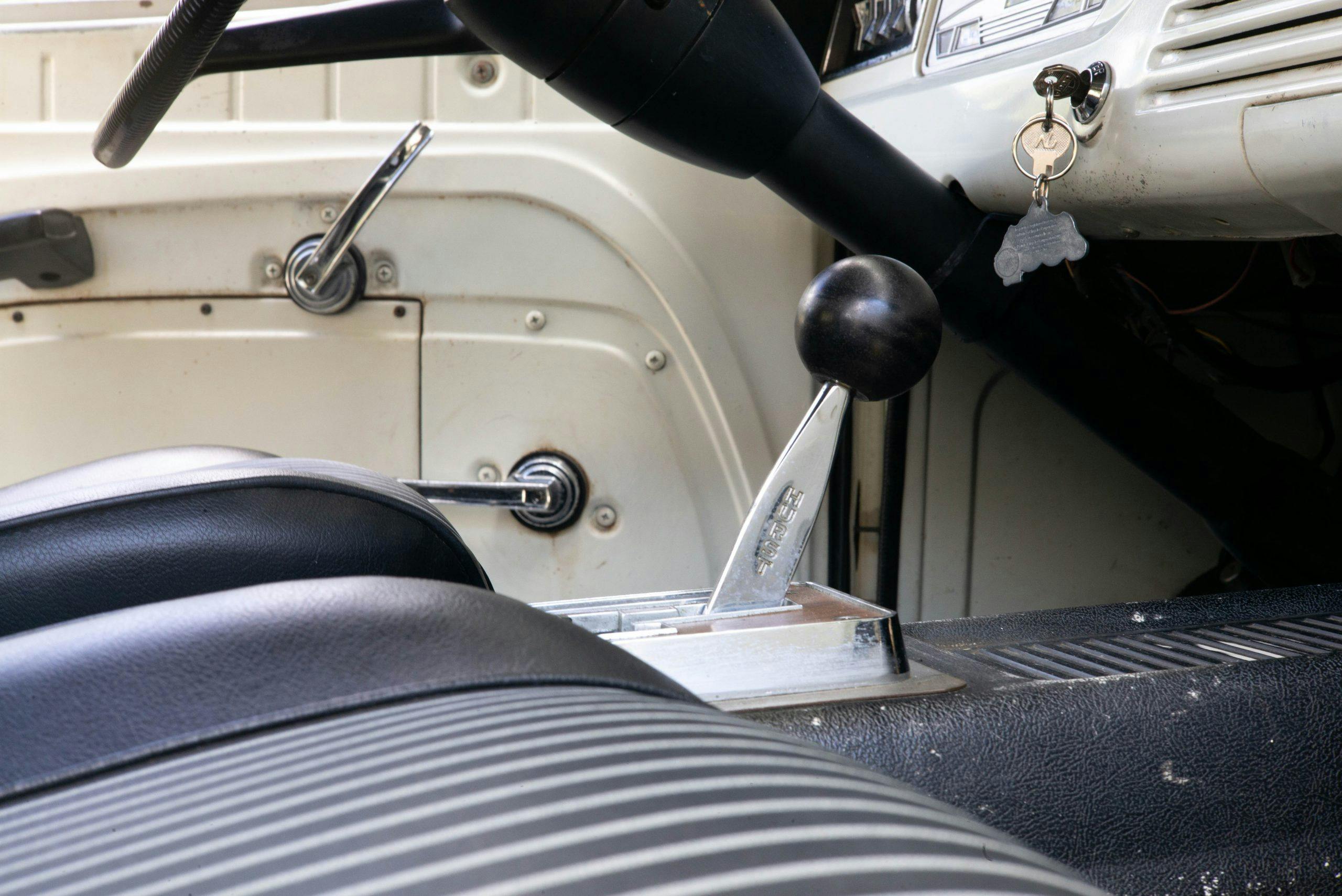 1971 Jeepster Commando interior hurst shifter
