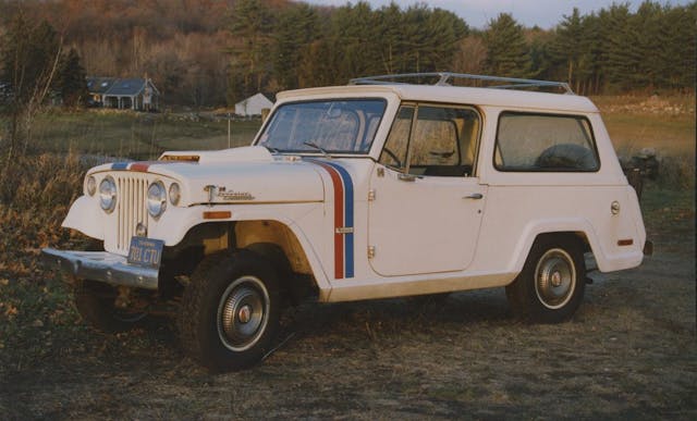 1971 Jeepster Commando front three-quarter