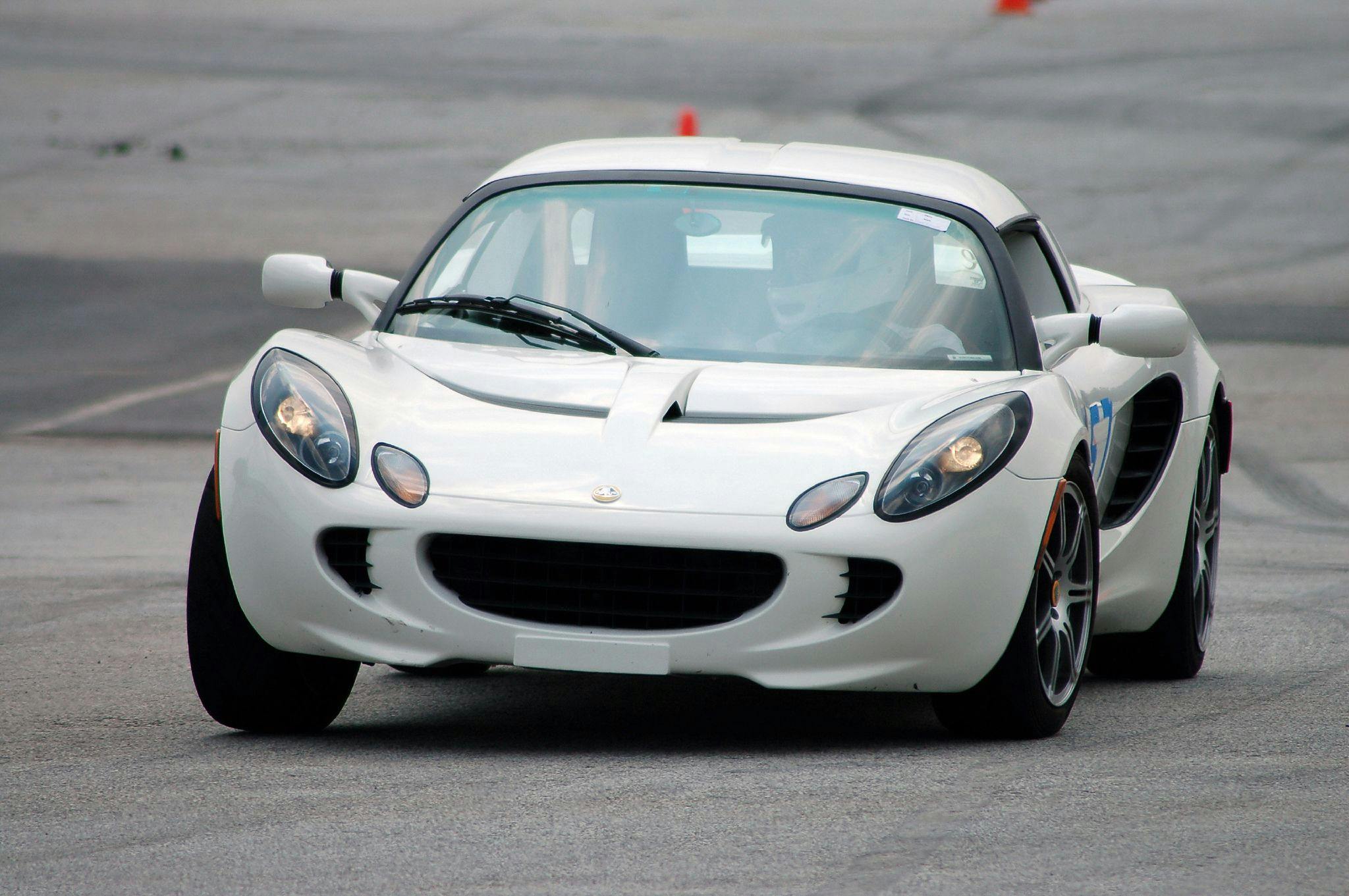 https://hagerty-media-prod.imgix.net/2022/07/Lotus_Elise_Autocross.jpg?auto=format%2Ccompress&ixlib=php-3.3.0