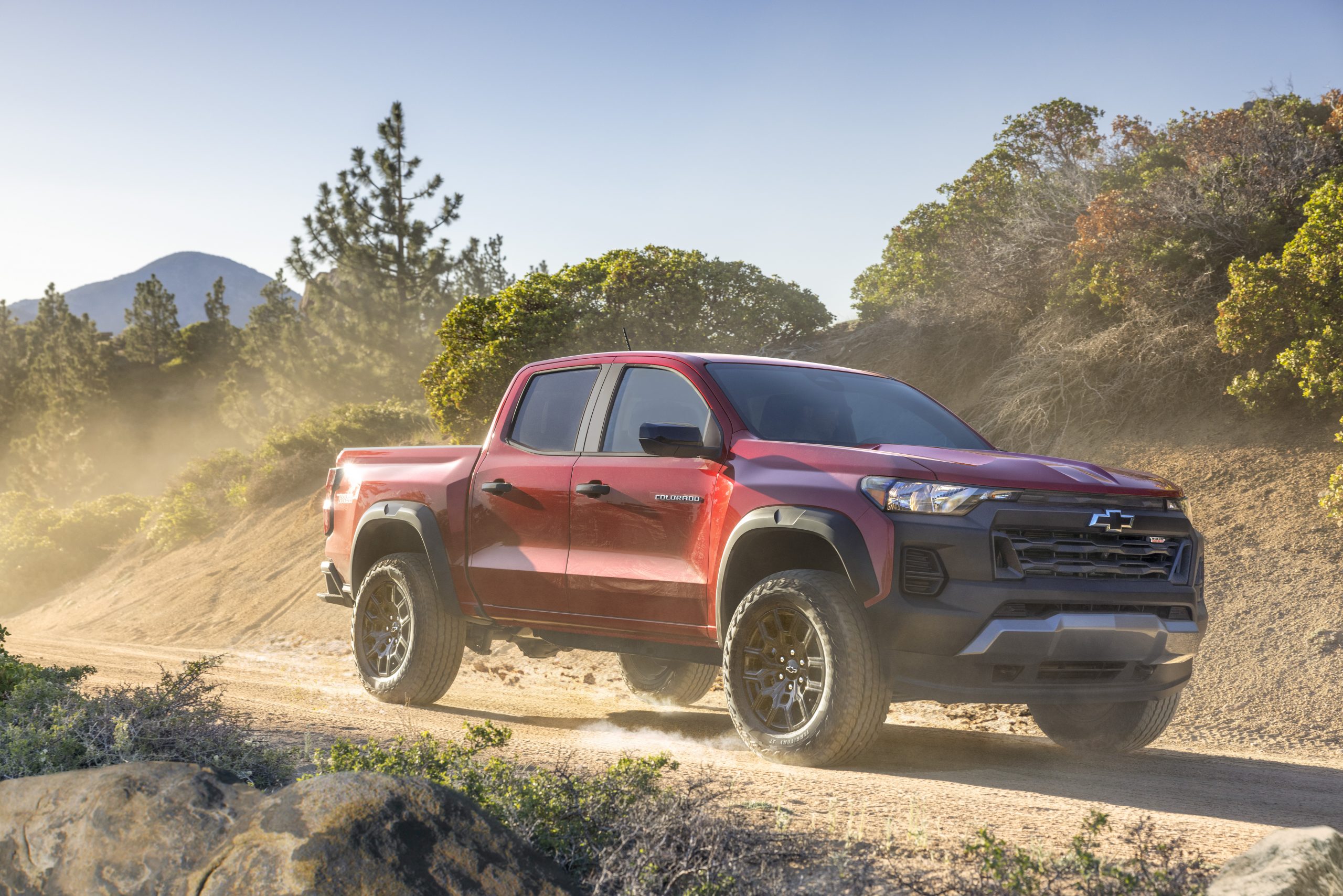 First Look Review: 2023 Chevrolet Colorado packs full-size torque