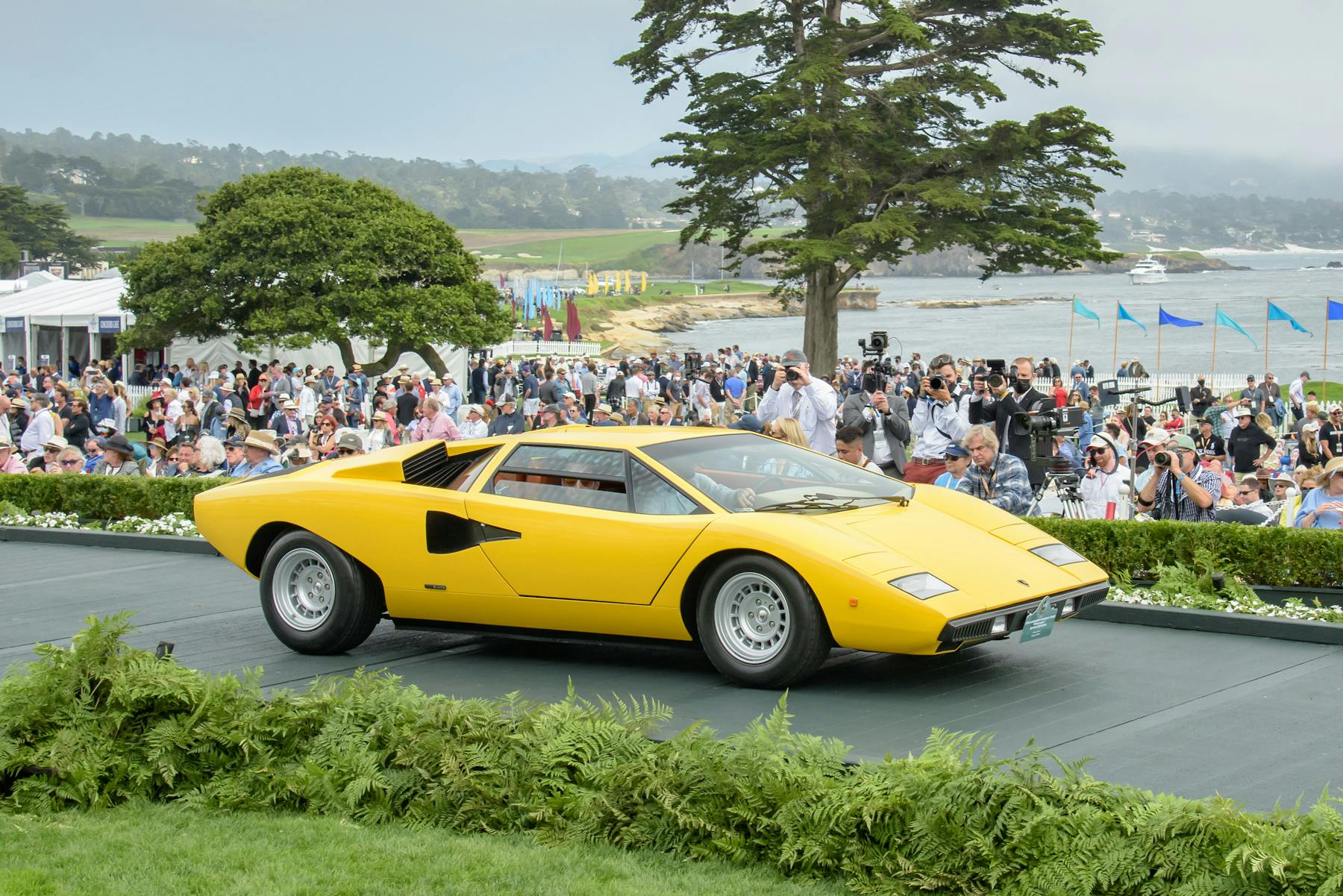 1976 Lamborghini Countach front three-quarter yellow