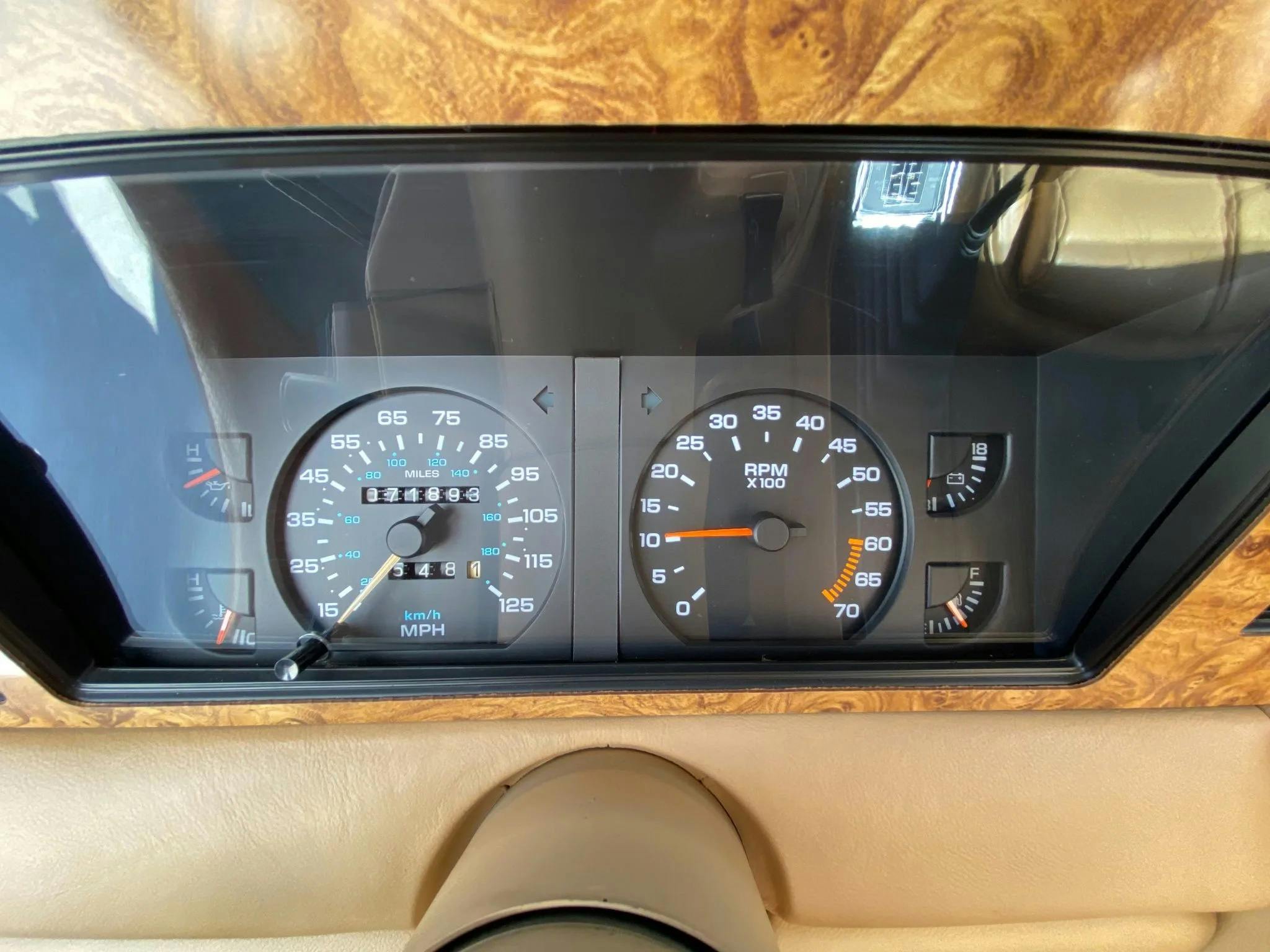 1987 Dodge Daytona Shelby Z dash gauges
